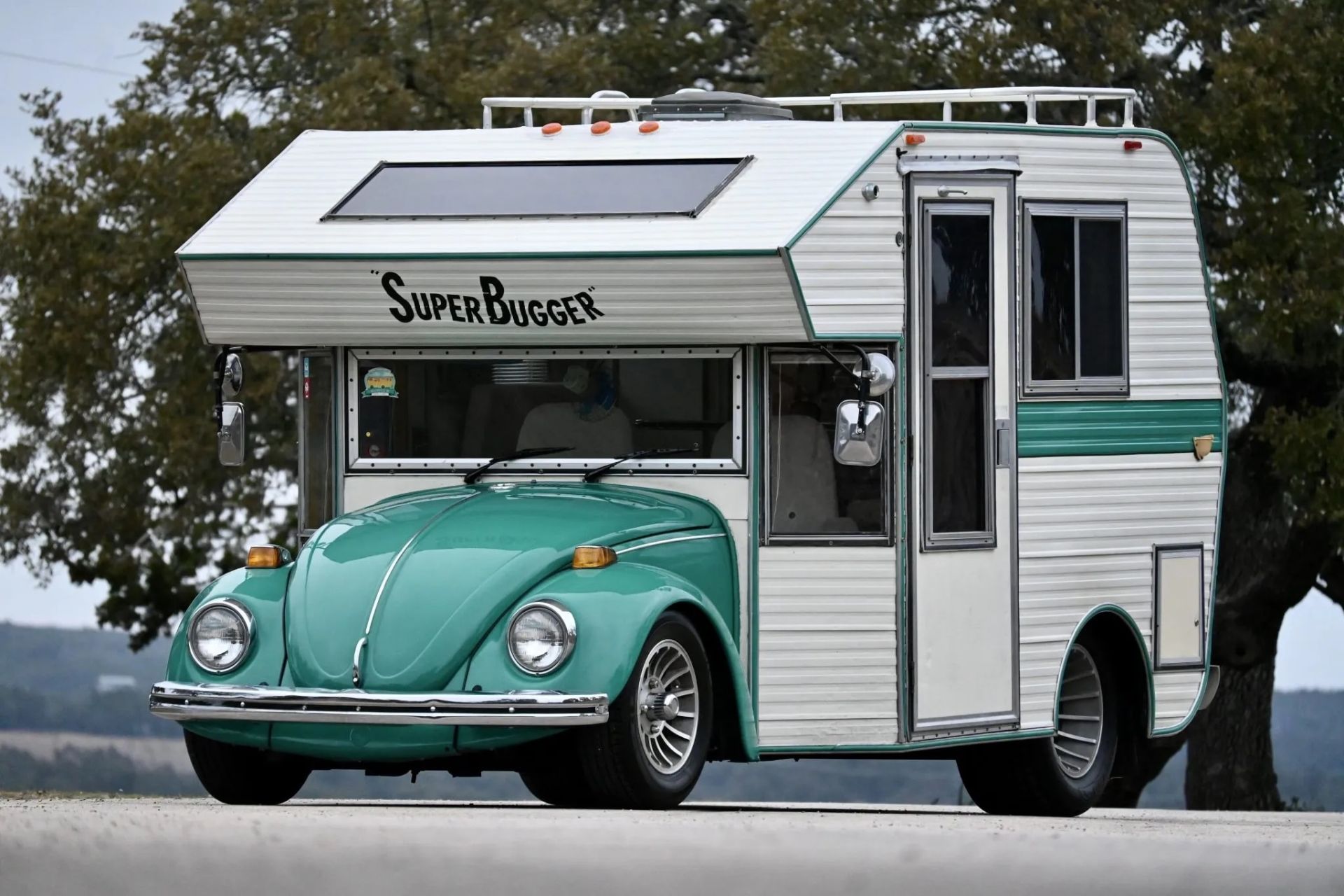 the-volkswagen-beetle-super-bugger-is-a-quirky-miniature-camper-full-of-character-232611_1