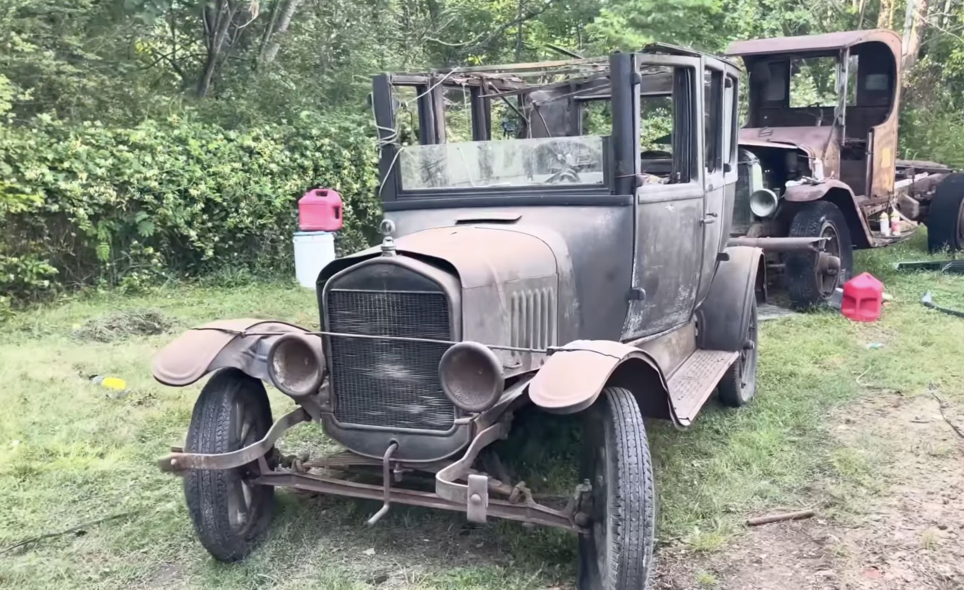 1924-ford-model-t-has-been-sitting-parked-for-74-years-longing-to-hit-the-road-234114_1