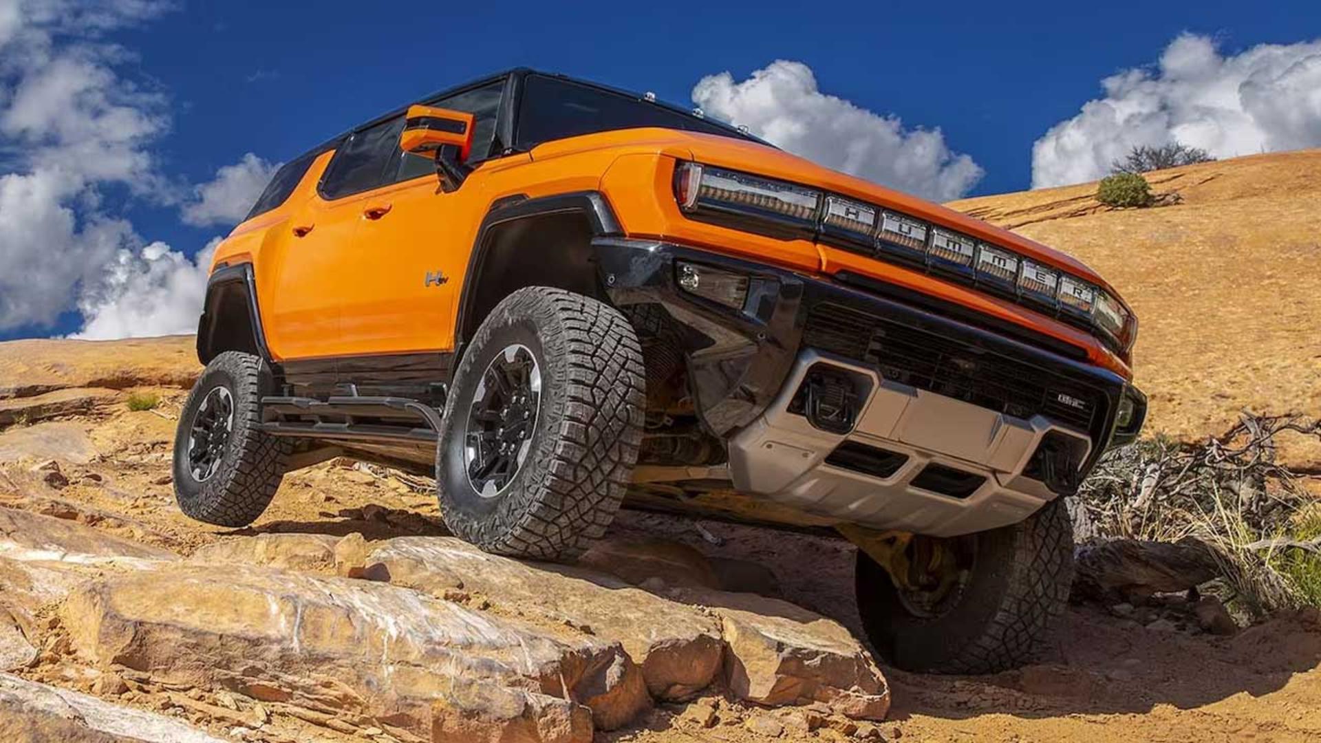 2024-gmc-hummer-ev-suv-8
