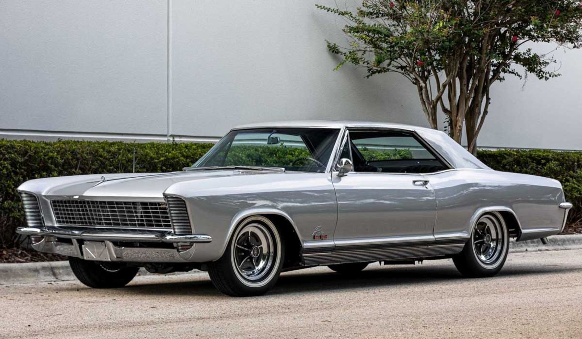 Buick-Riviera-GS-10