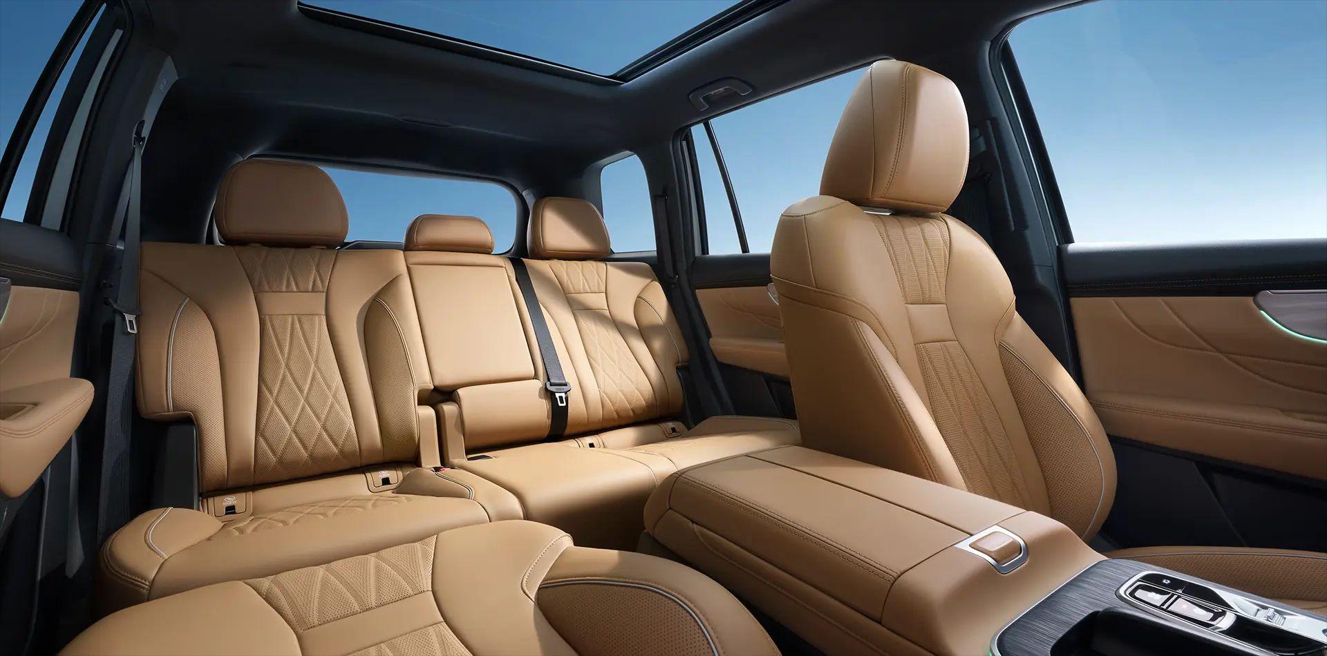 GAC Trumpchi GS8 seats