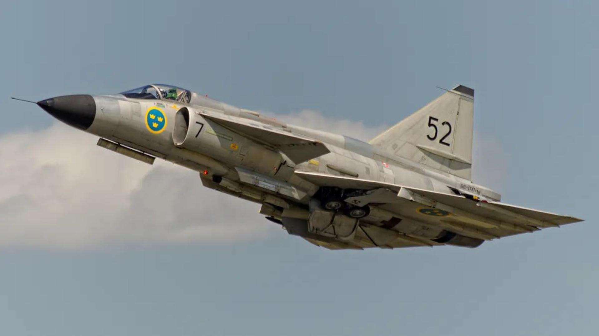 IGP3426-Saab-AJS-37-Viggen-SE-DXN-52-7-Swedish-AF
