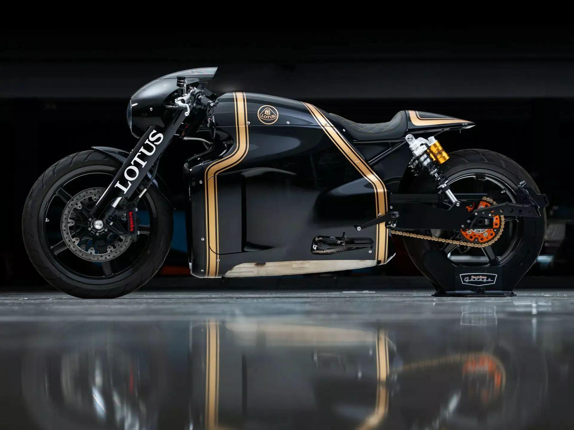 Lotus-C-01-1