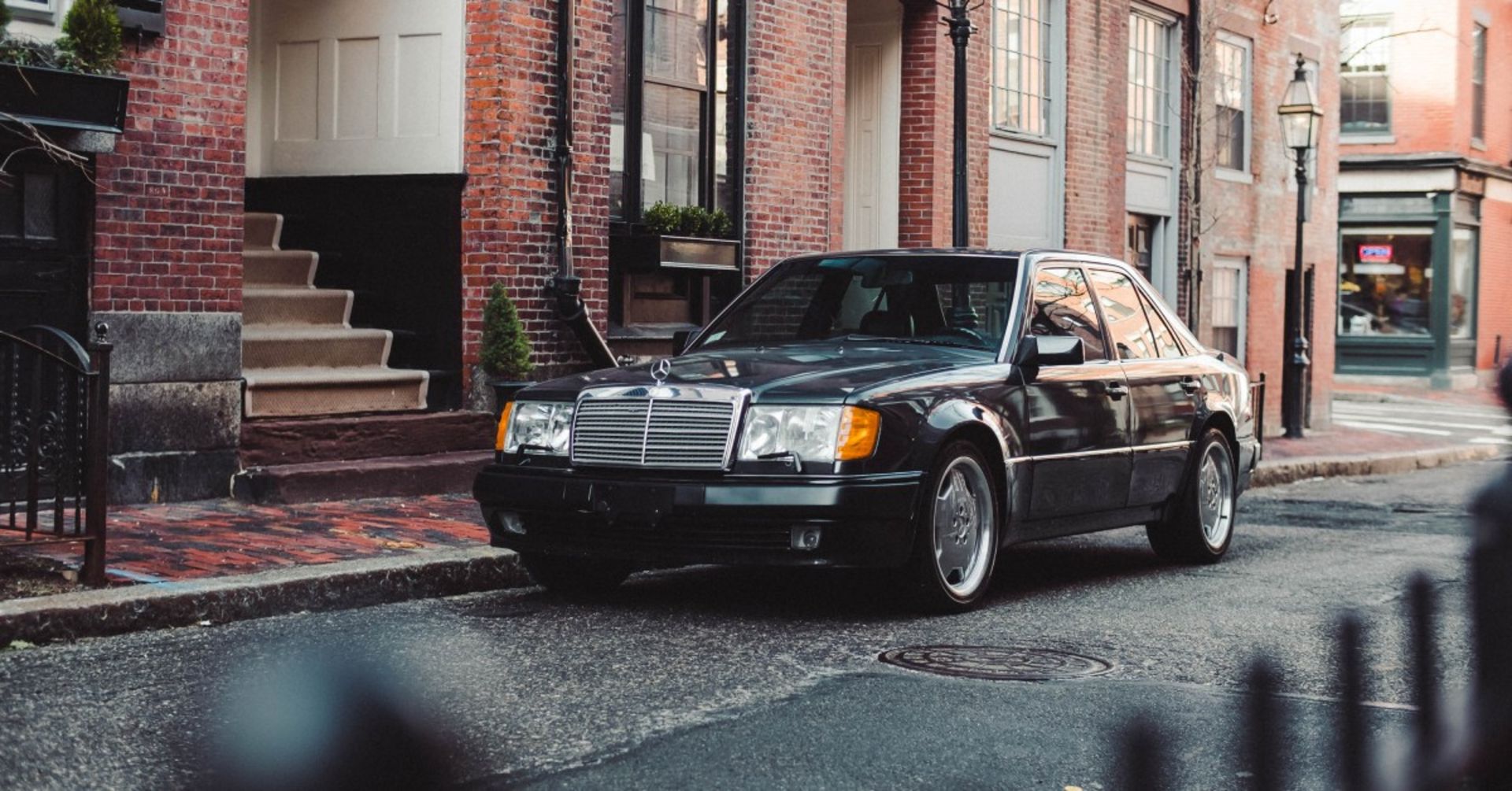 Thomas-Lavin-1992-Mercedes-Benz-W124-500E-8-1200x628-1