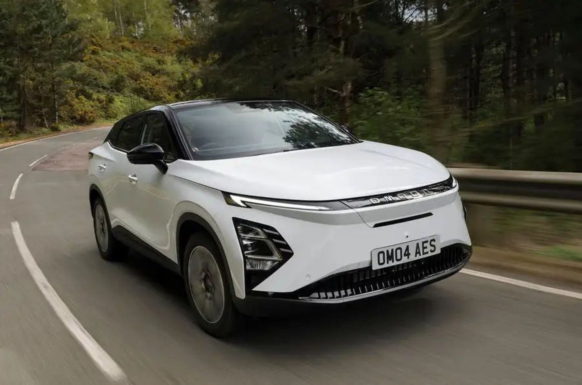 omoda-5-ev-review-2024-01-tracking-front