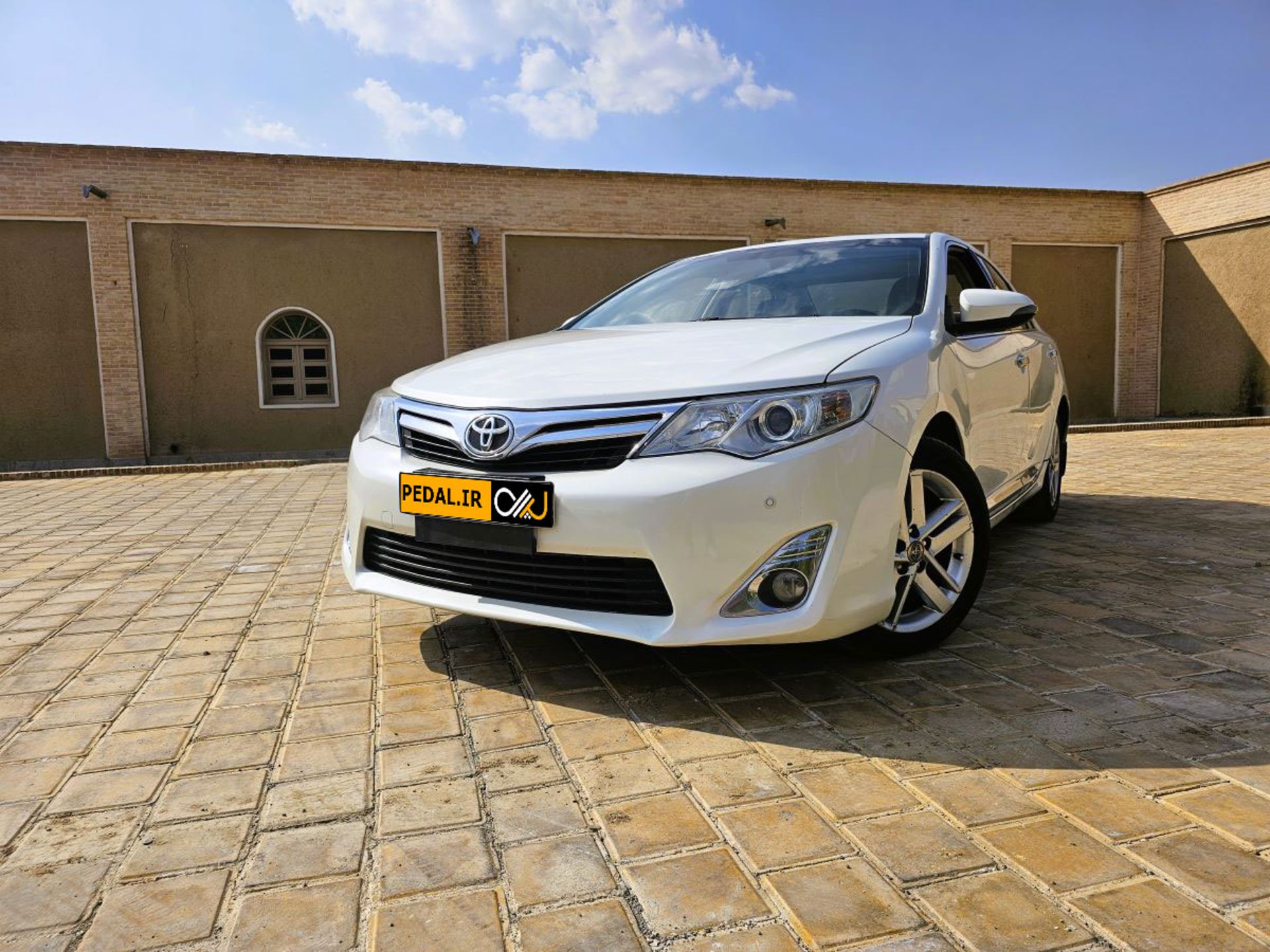 2014-toyota-camry-(17)