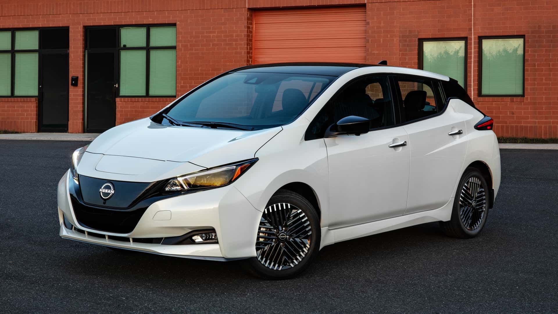 2025-nissan-leaf (5)