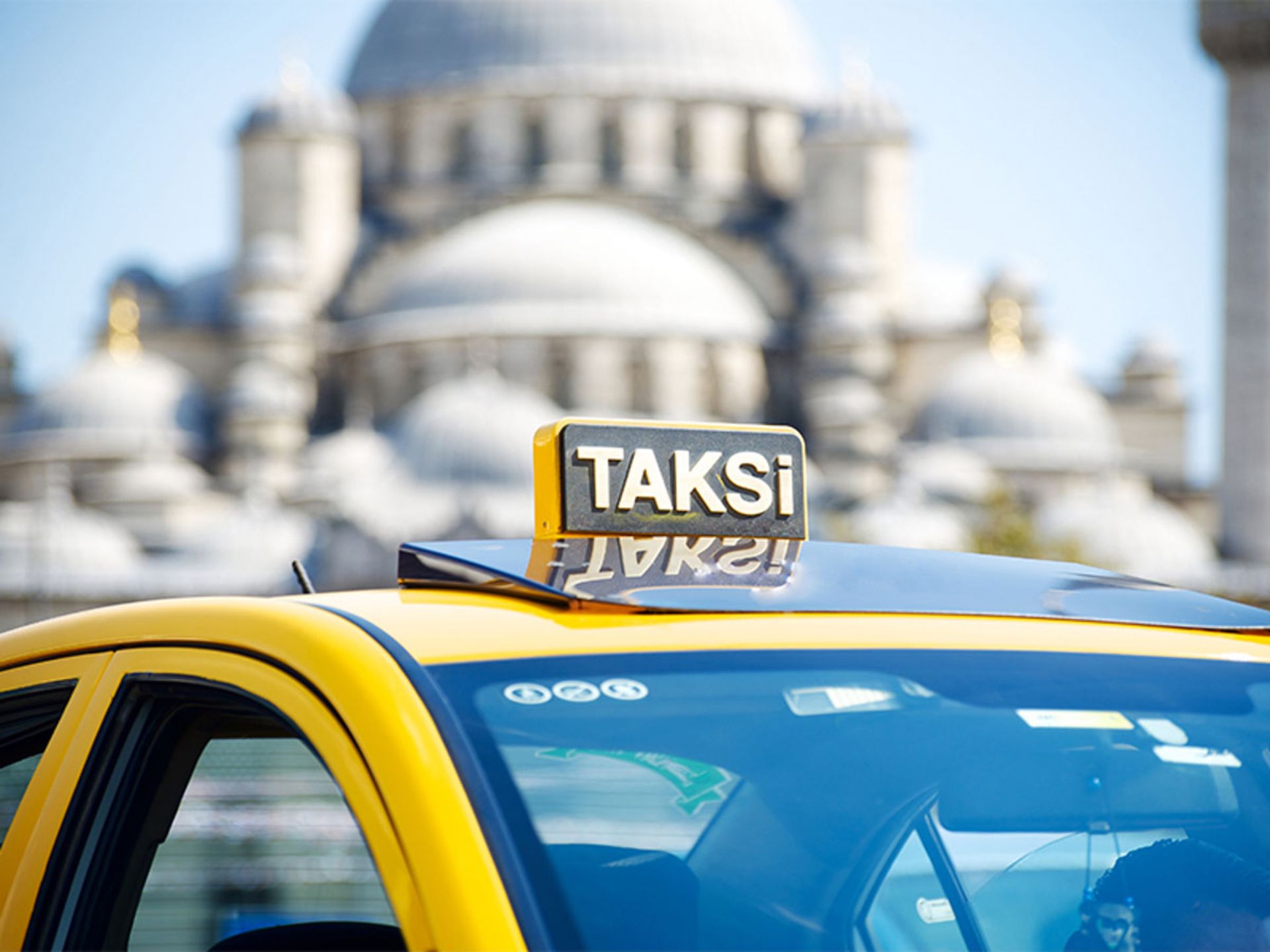 Public-transport-in-Istanbul-taxi