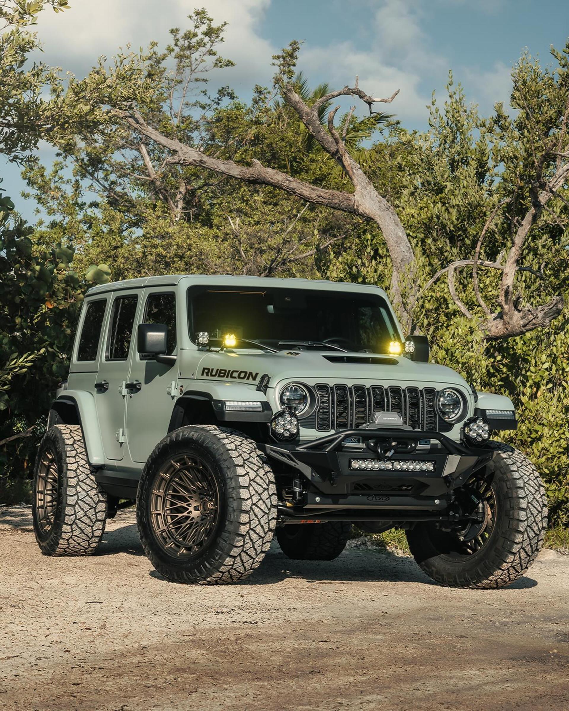 jeep-wrangler-392-on-bronzino-wheels-looks-ready-for-another-jurassic-world-235506_1