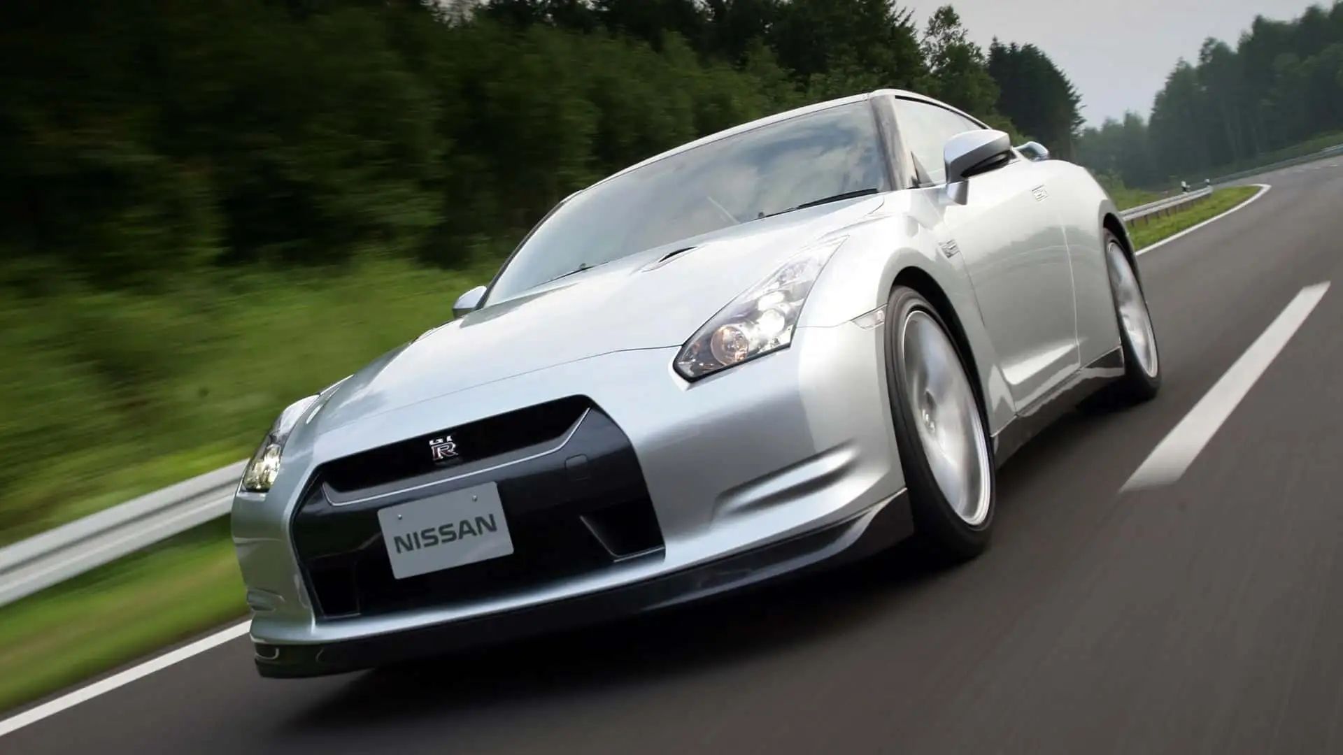nissan-gt-r-r35
