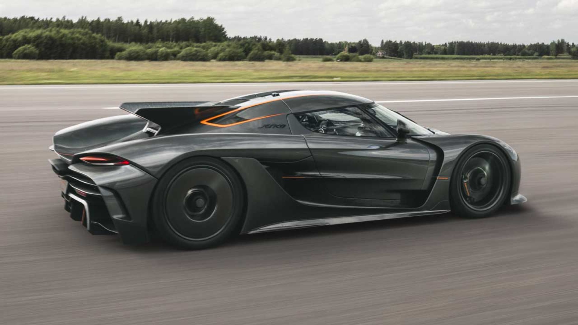 Koenigsegg-Jesko-Absolut-1