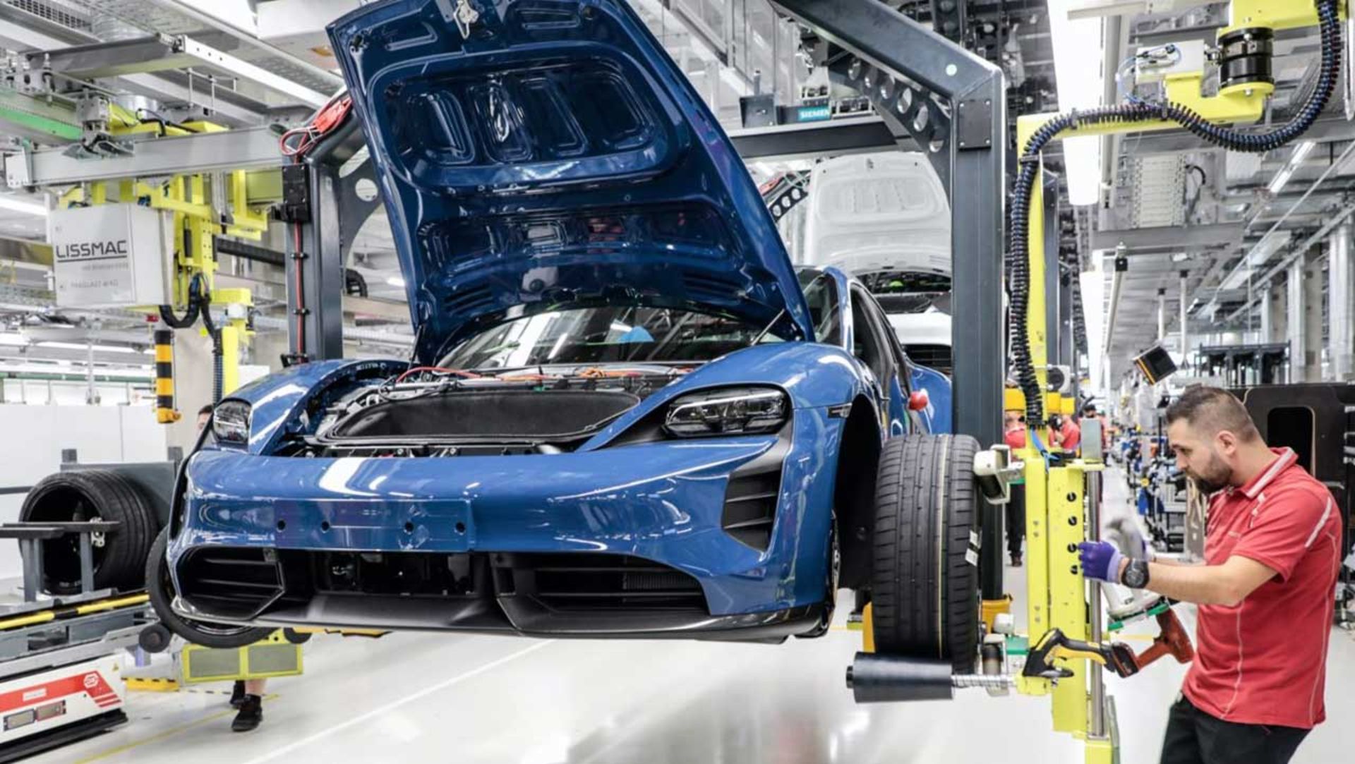Porsche-Taycan-1
