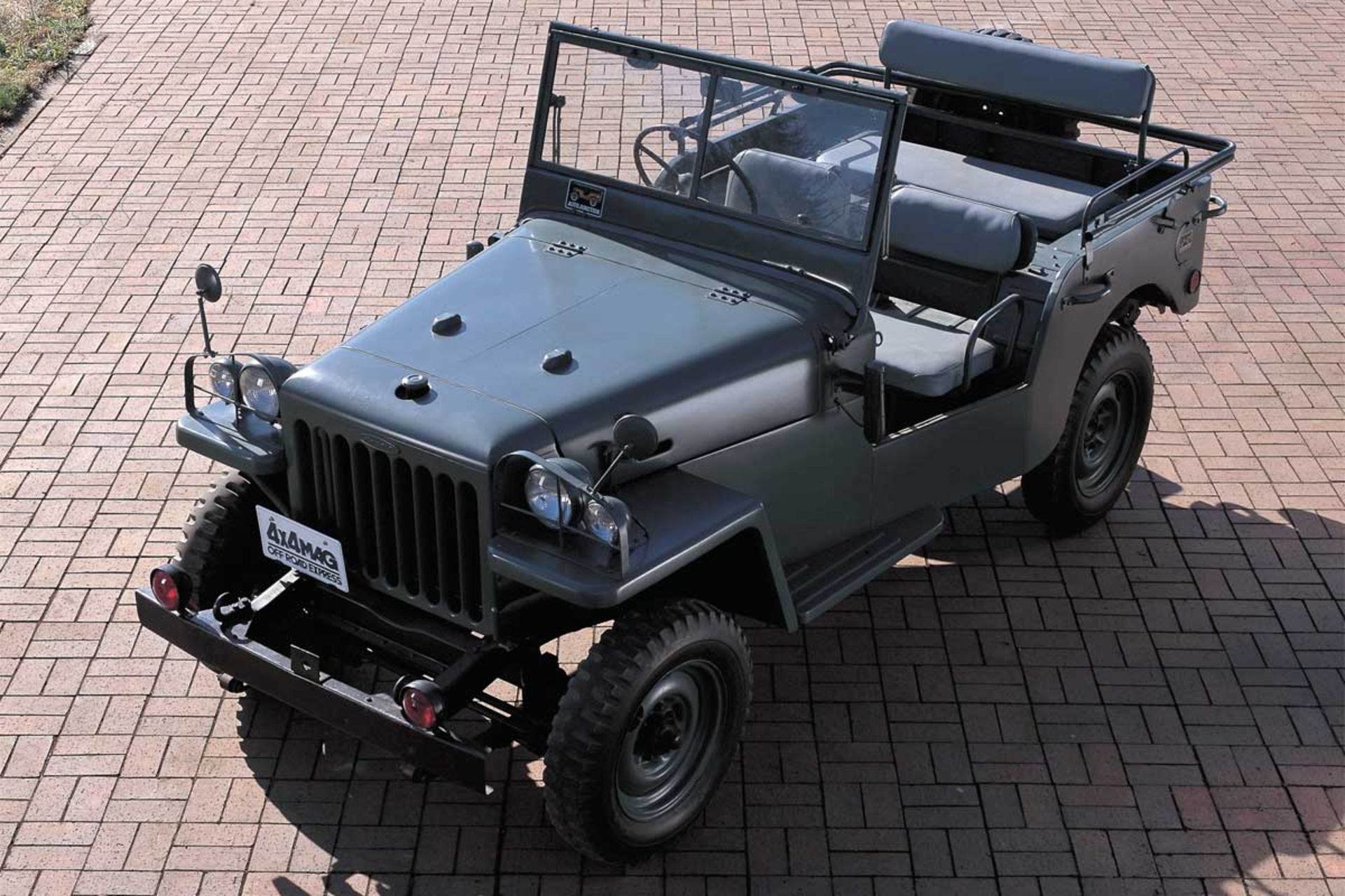 Toyota-Land-Cruser-11