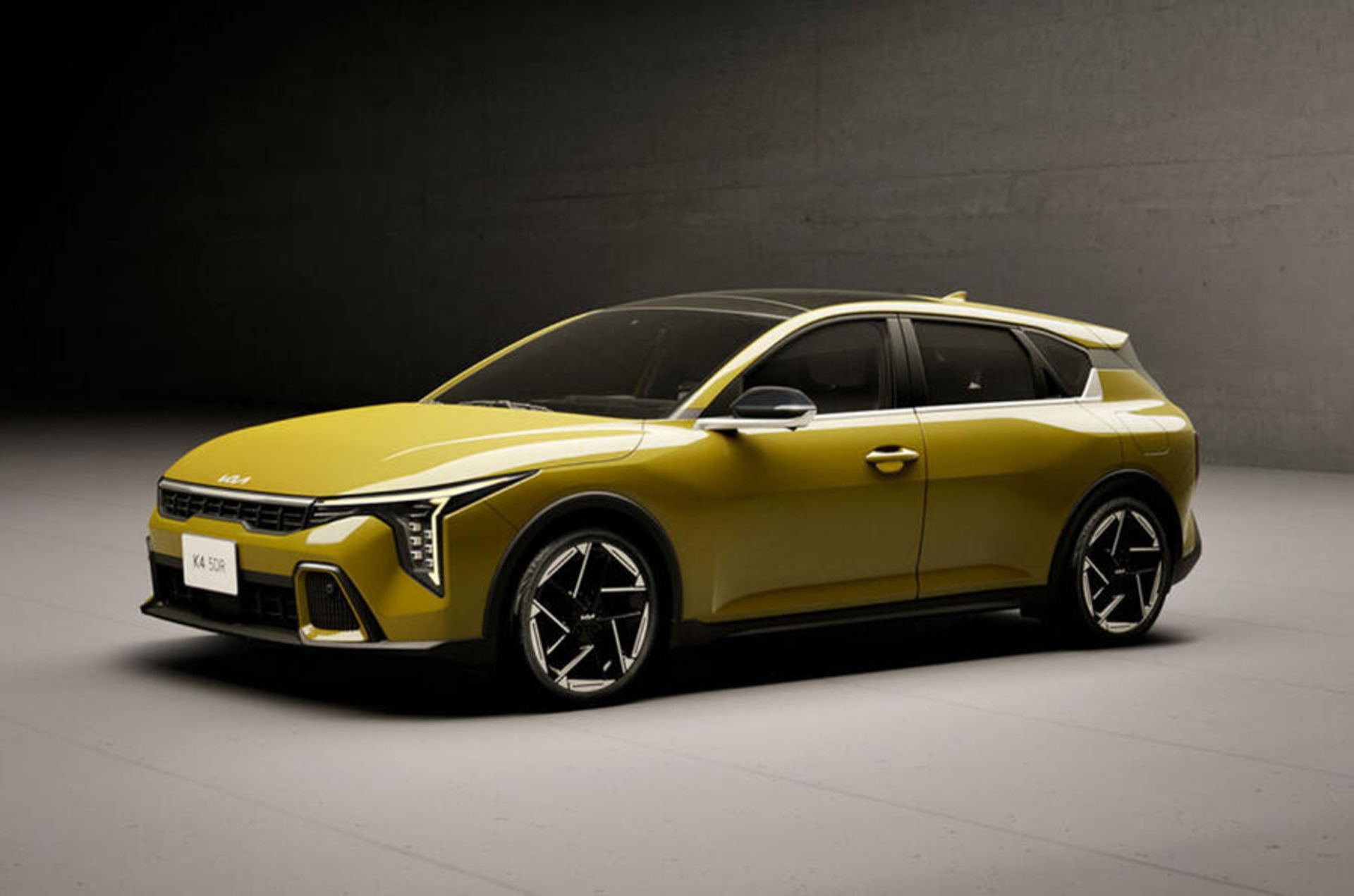 kia-k4-hatchback-front-quarter