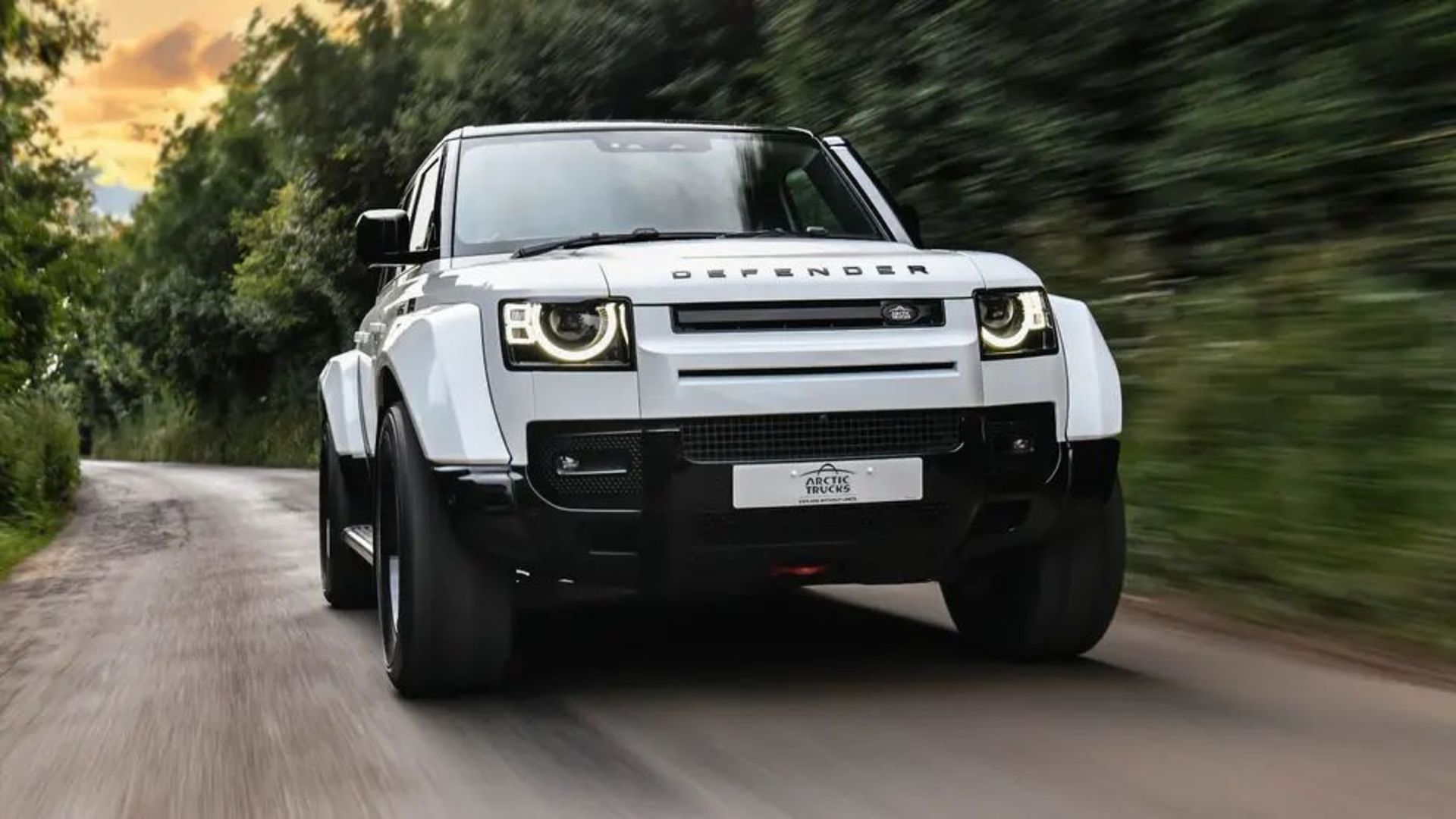 landrover-defender-sport-arctic-0