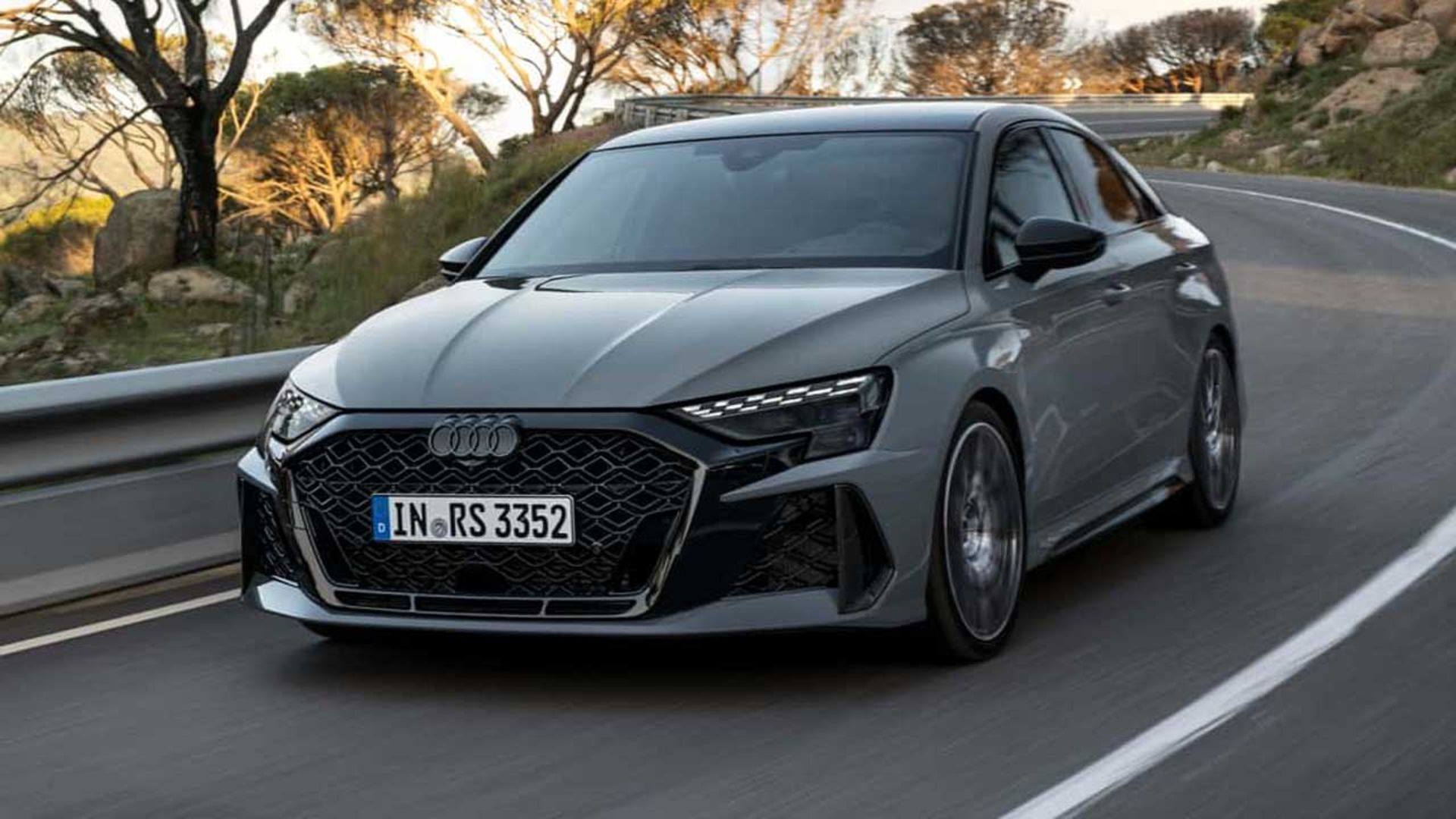 Audi-RS3-2025-11