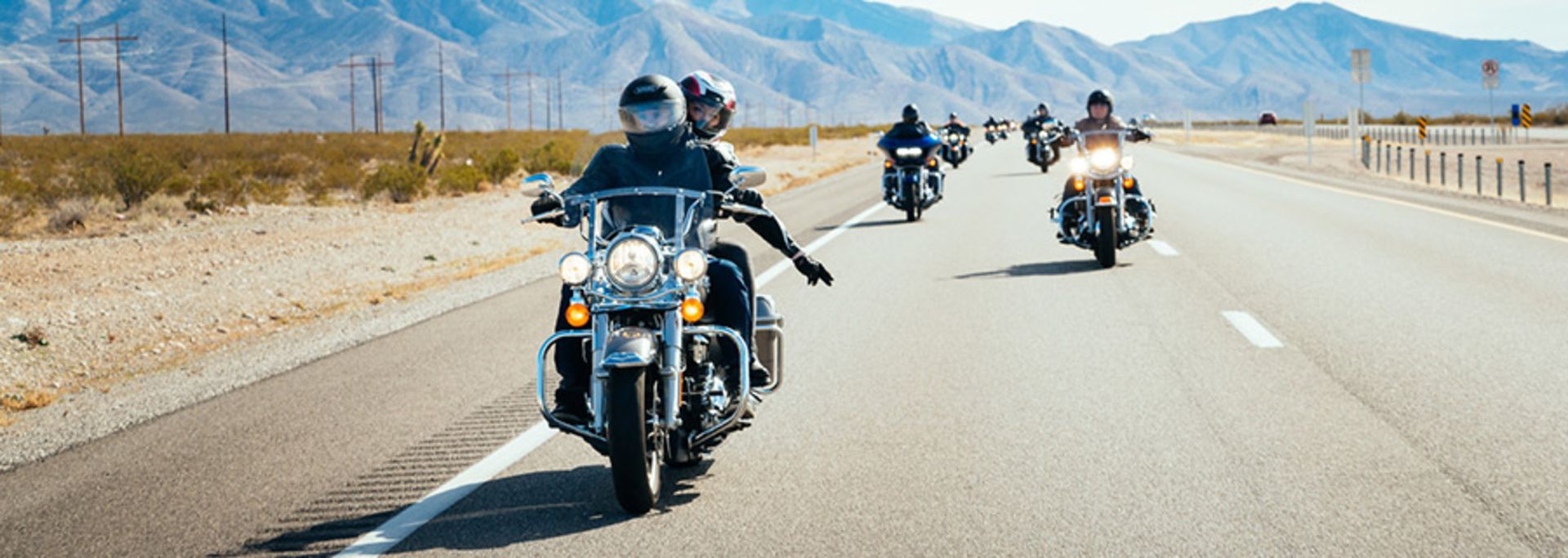 eaglerider_motorcycle_rentals_tours_group_riding_motorcycle_tips_stagger