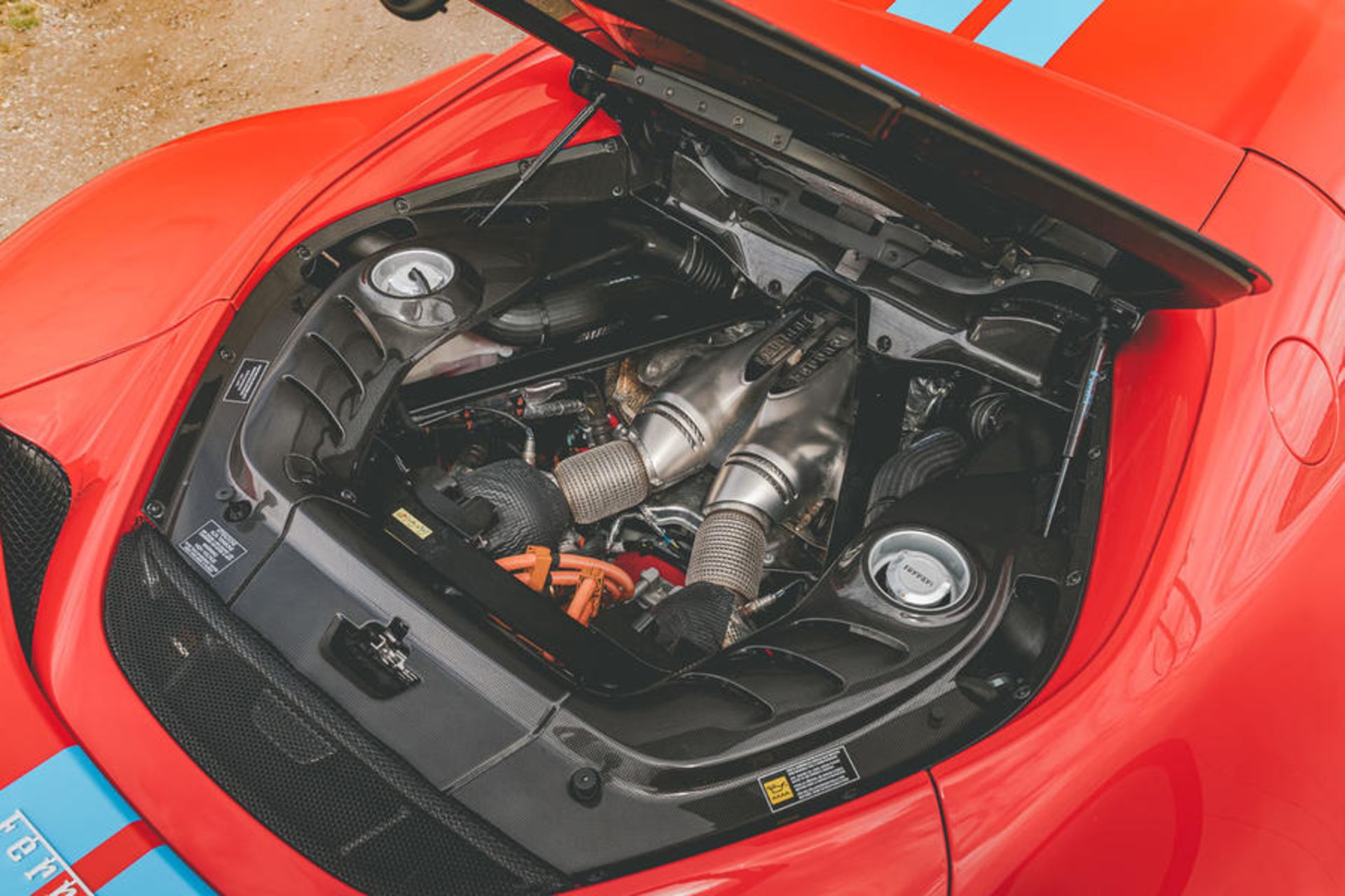 ferrari-296-gtb-2022-015-engine