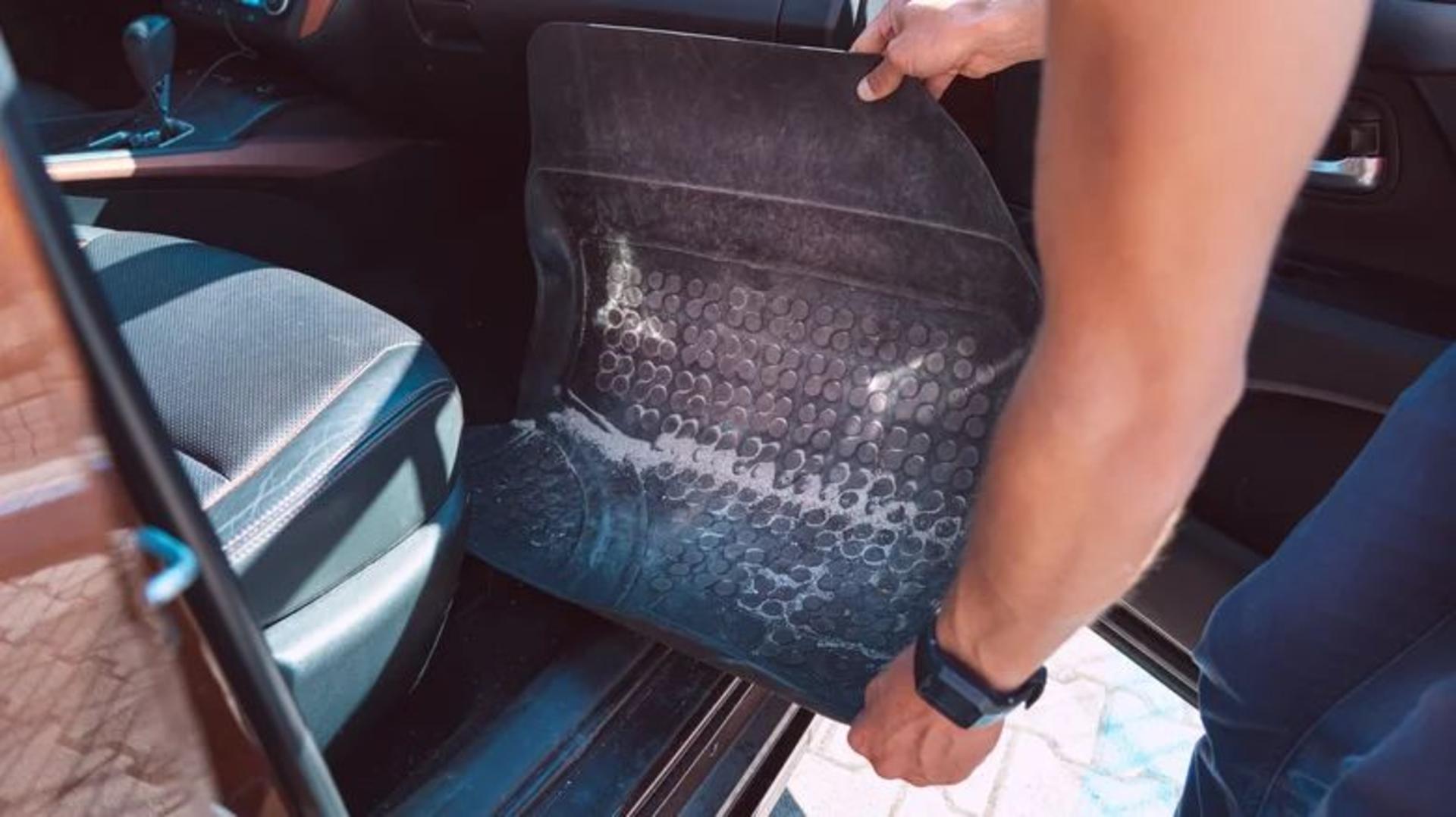 the-crevices-carpet-and-floor-mats-are-dirty-