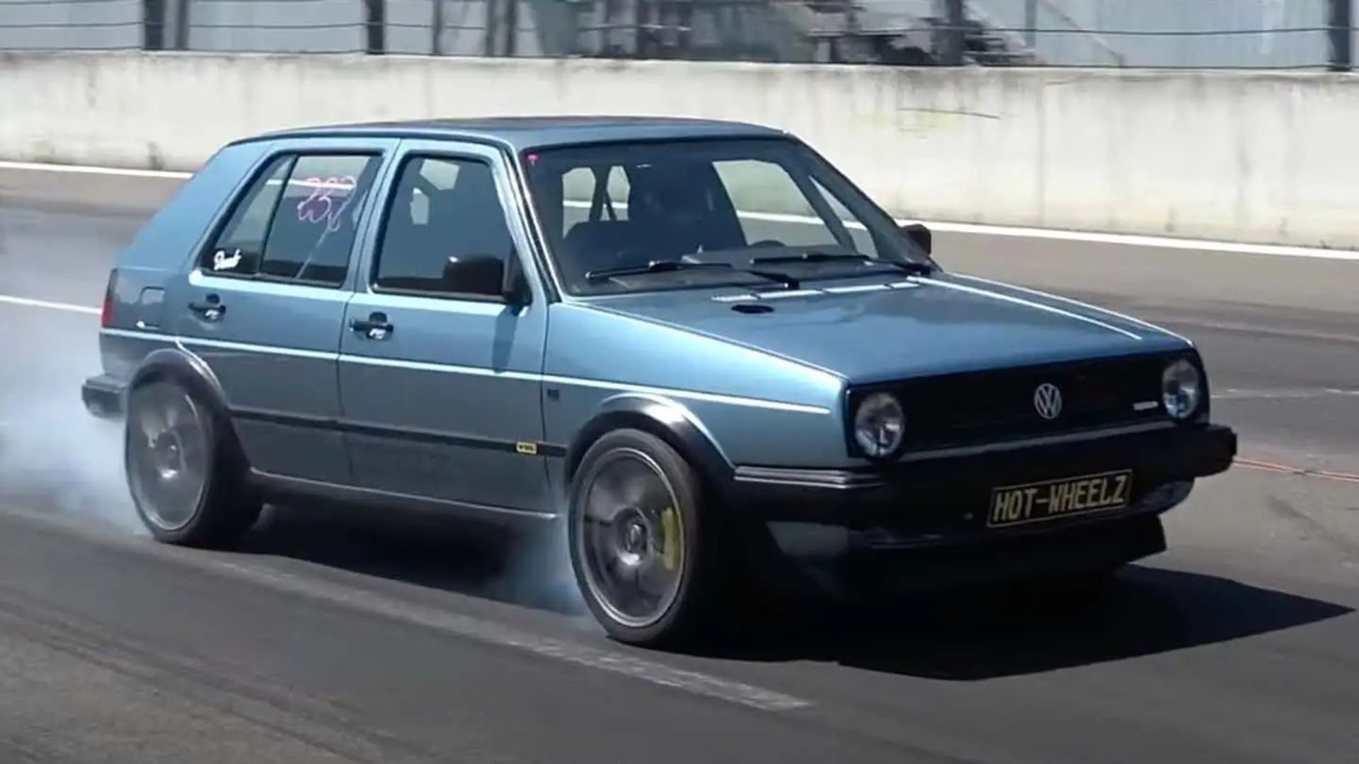 900-hp-golf-does-four-wheel-burnout