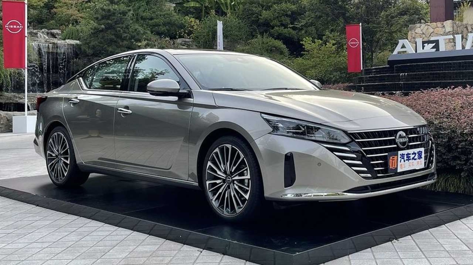 Nissan-Teana-3