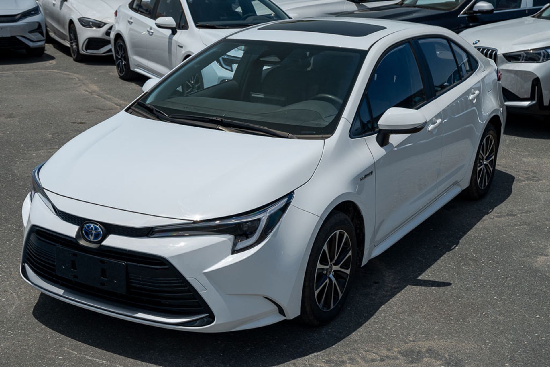 Toyota-Levin-Hybrid-Luxury-1.8L-Petrol-2024-White-39