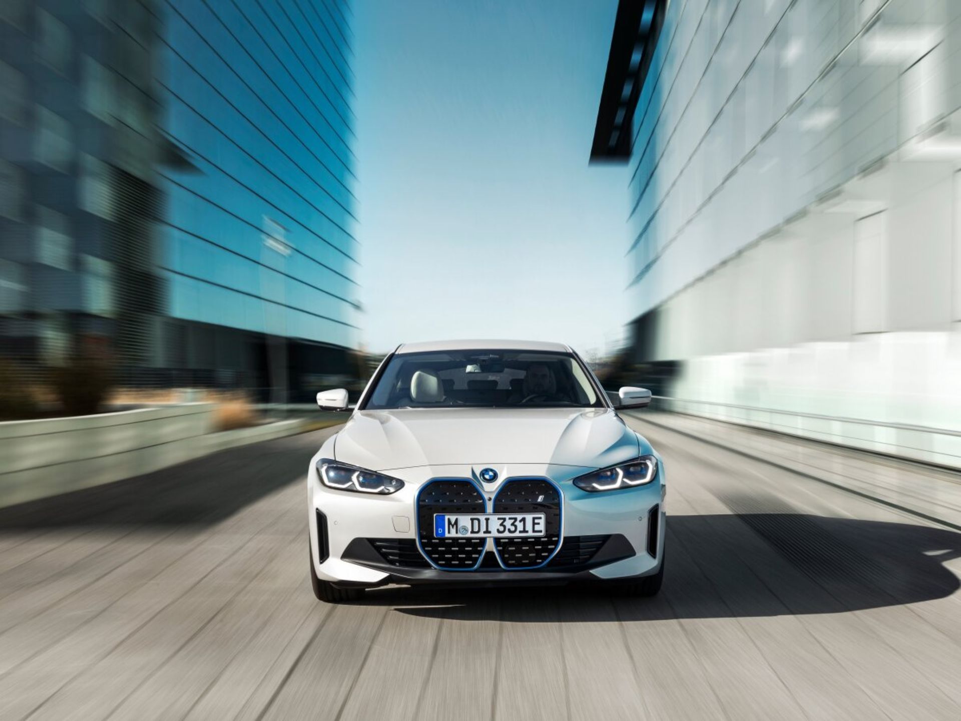 -bmw-i4-17