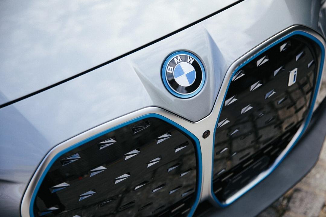 -bmw-i4-23