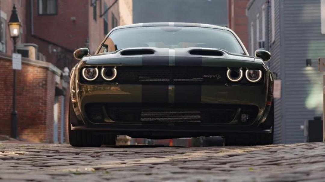 challenger-srt-hellcat-