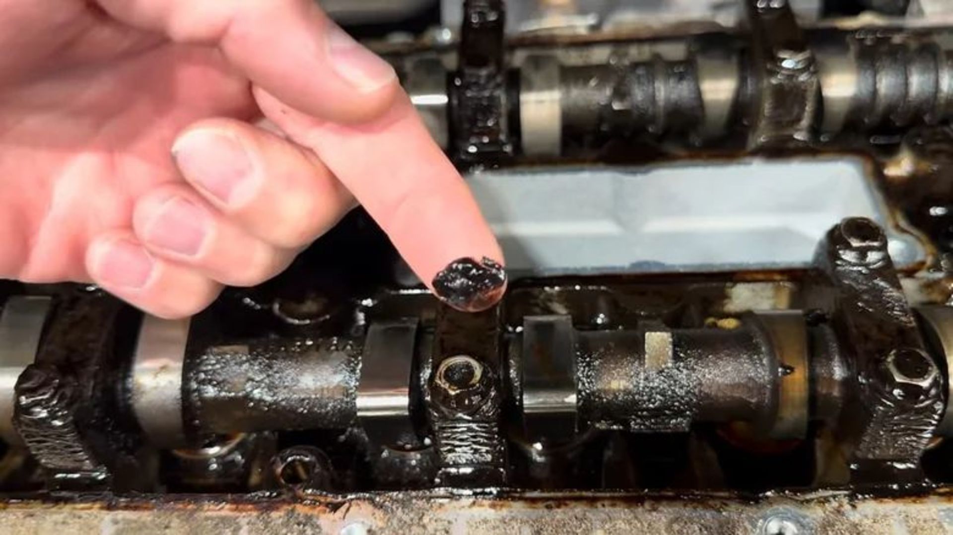 engine oil sludge 1