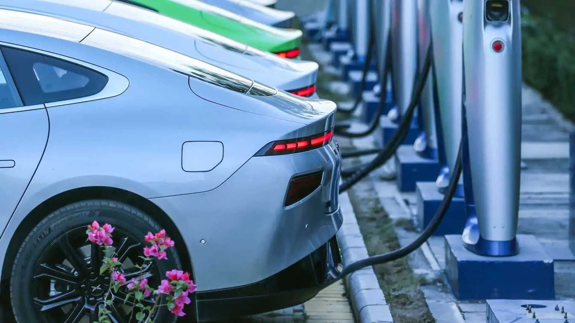 xpeng-charging-station
