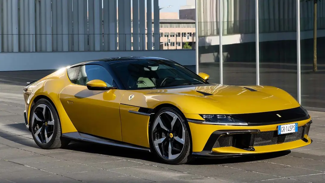 025-2025-ferrari-12-cilindri