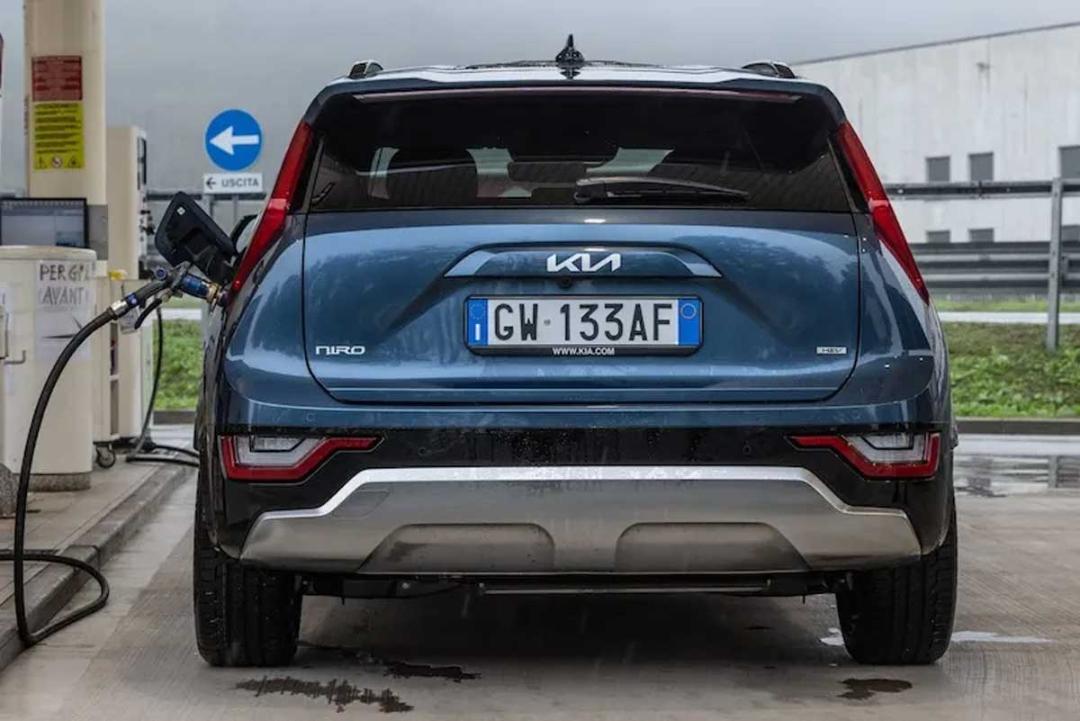 Kia-Niro-Tri-Fuel-1