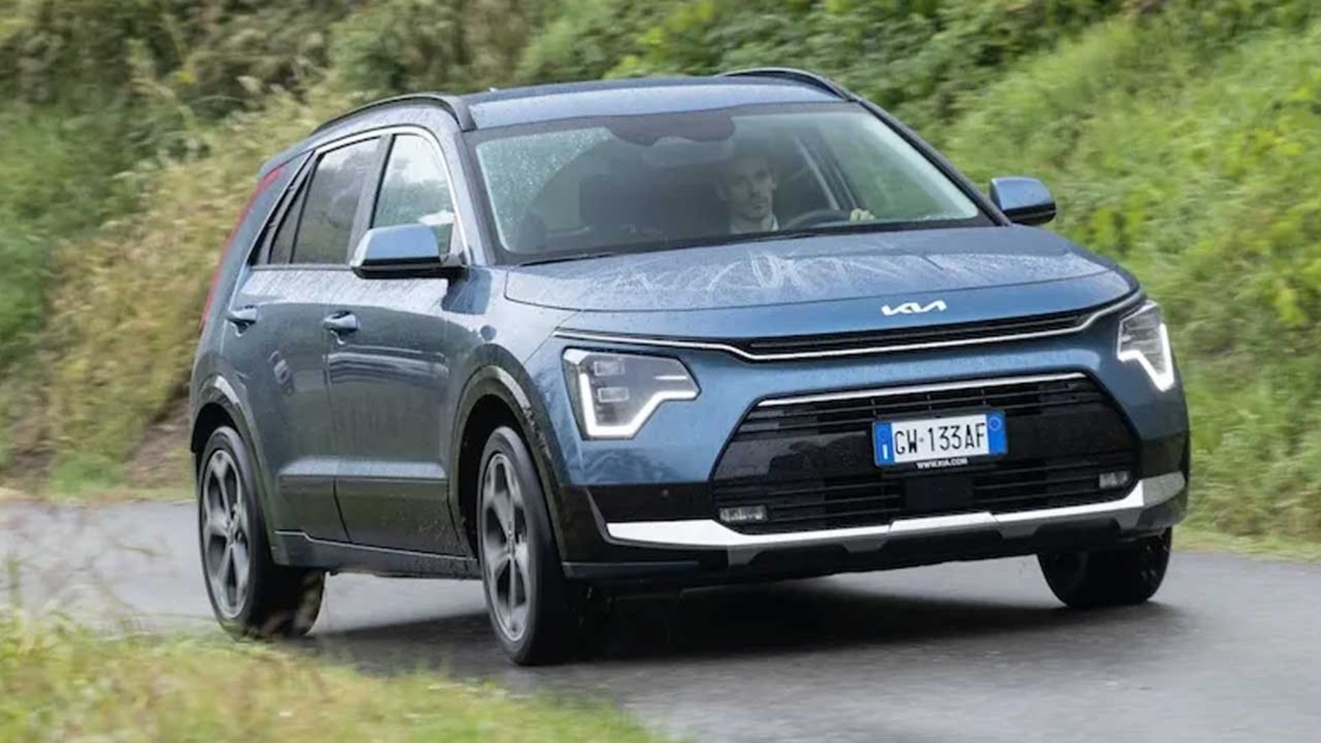 Kia-Niro-Tri-Fuel-4