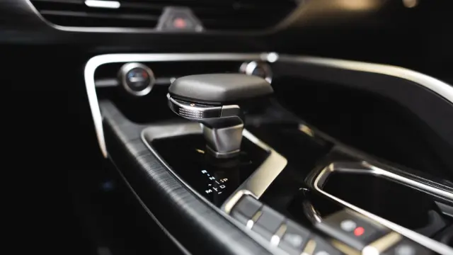 Detail,Of,Modern,Car,Interior,,Gear,Stick,,Automatic,Transmission,In