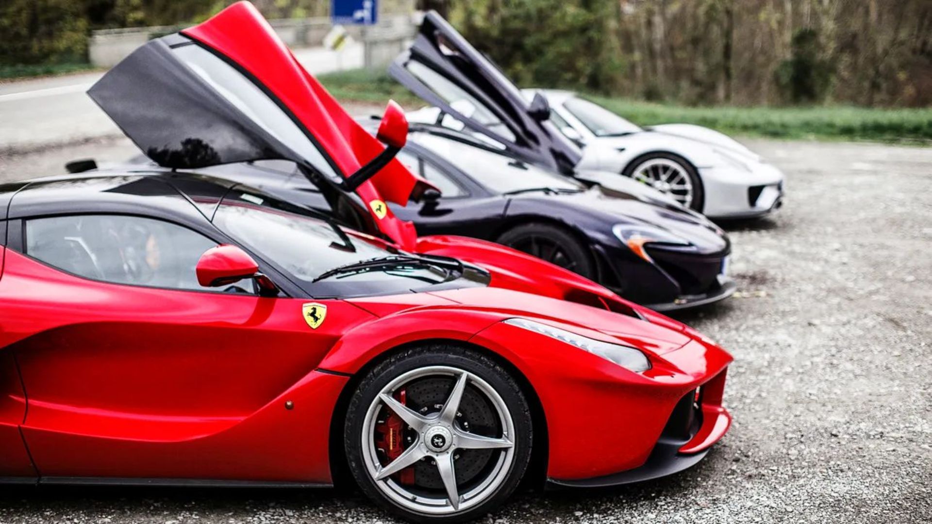 mclaren-p1-ferrari-laferrari-porsche-918-trio-2