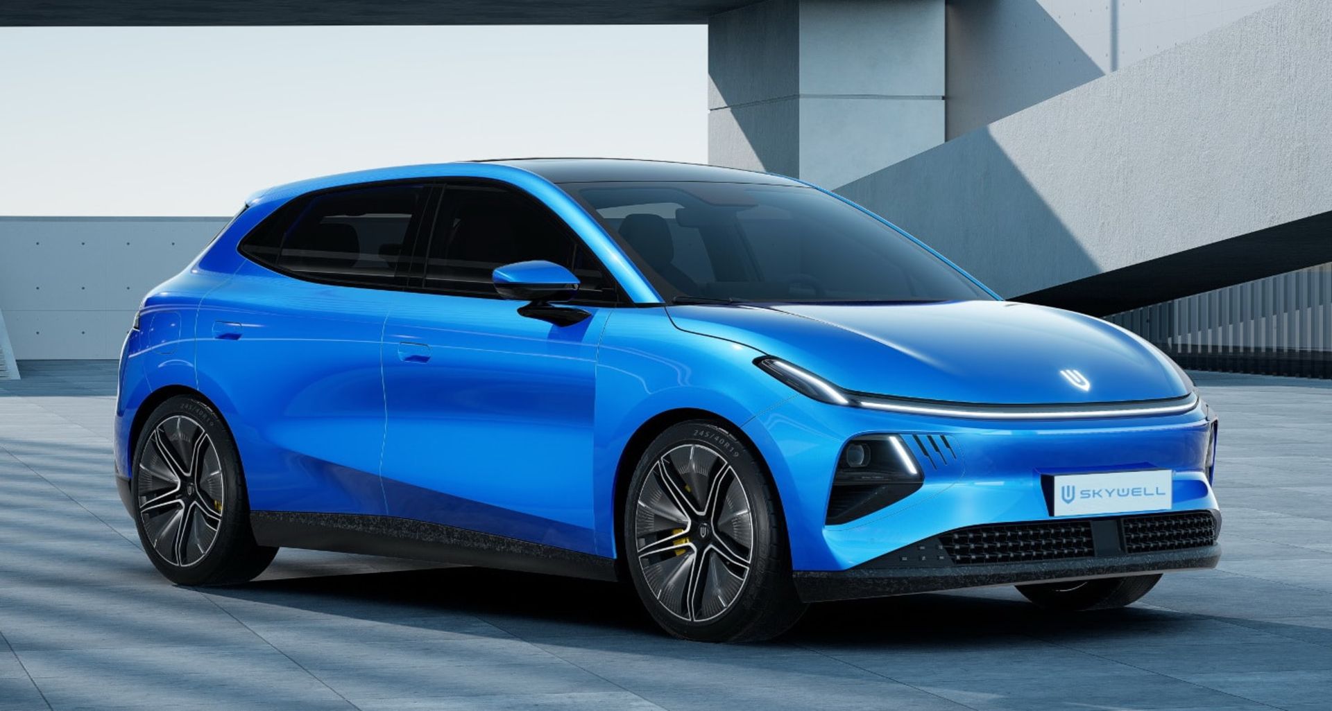 skywell-unveils-q-electric-hatchback-in-paris-top-spec-claims-over-300-miles-of-range_4