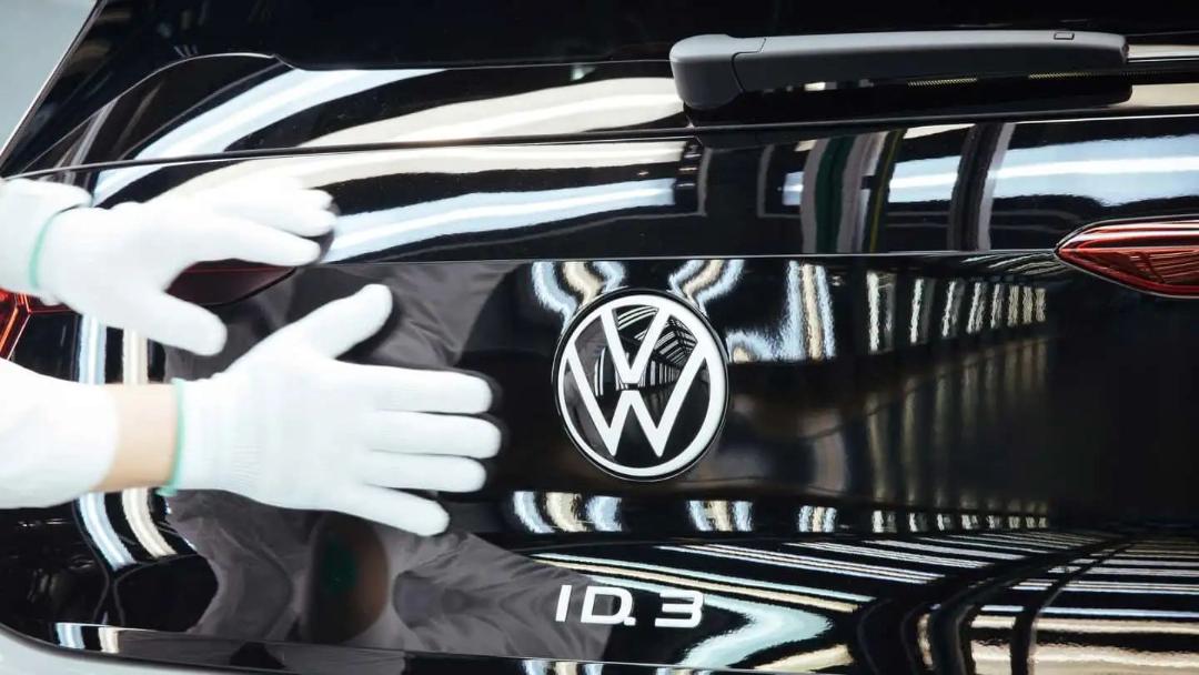 vw-id.3-badge
