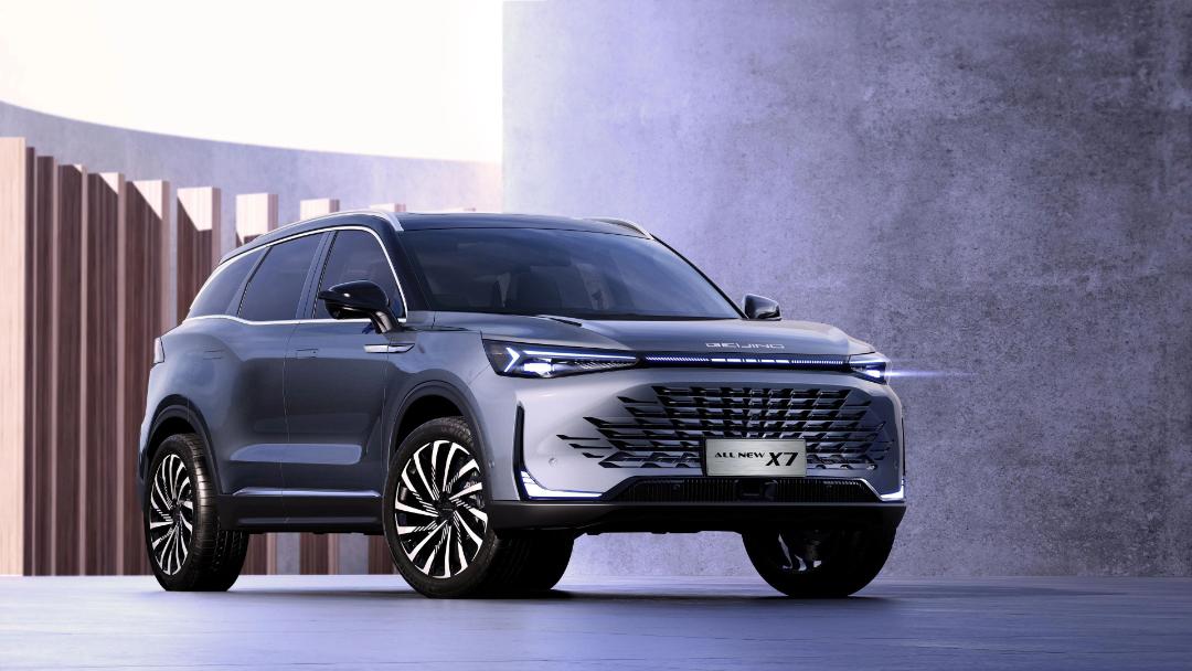 خودرو بایک X7 (BAIC X7) با طراحی مدرن در فضای باز