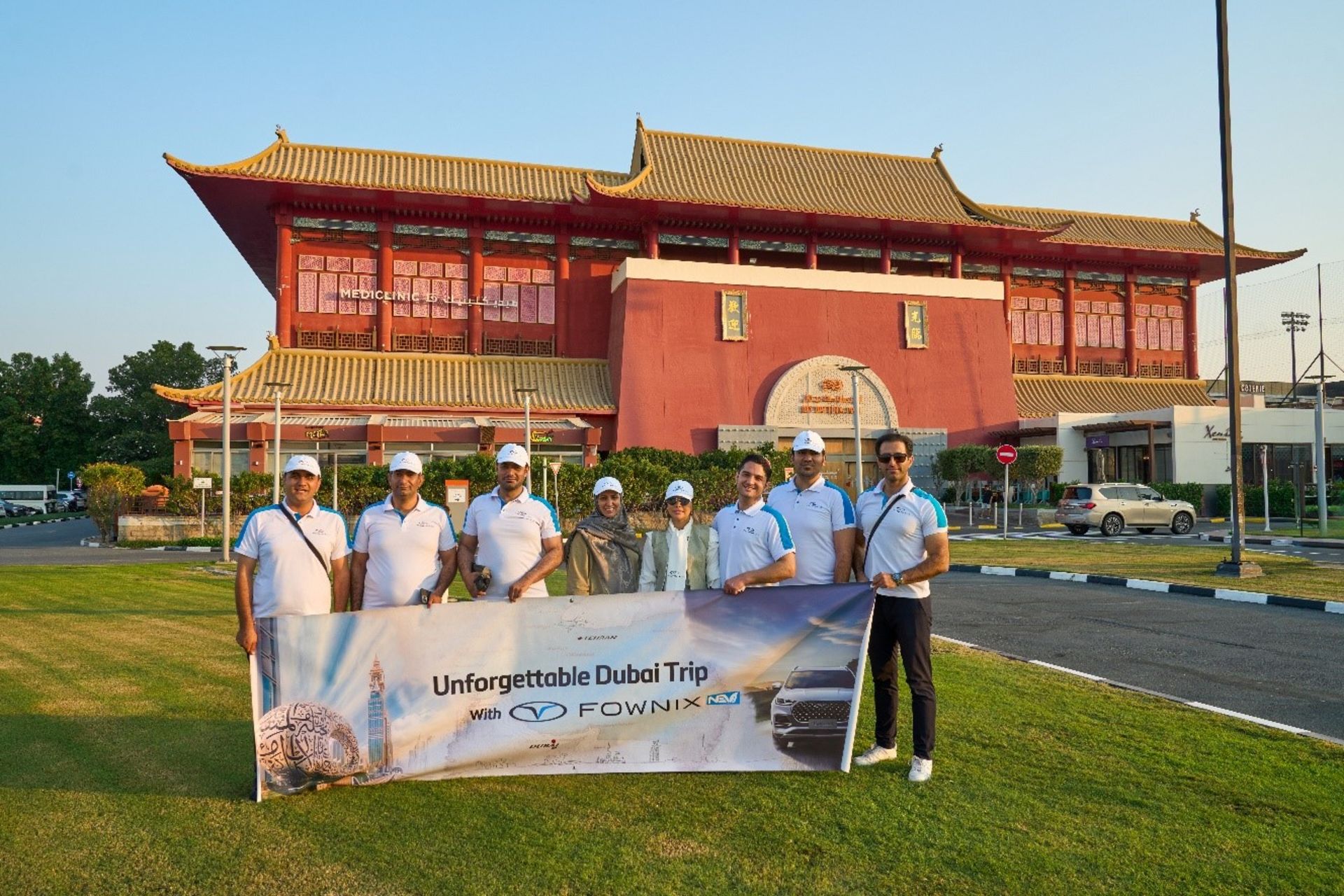 fownix nev Customers visiting Dubai 1