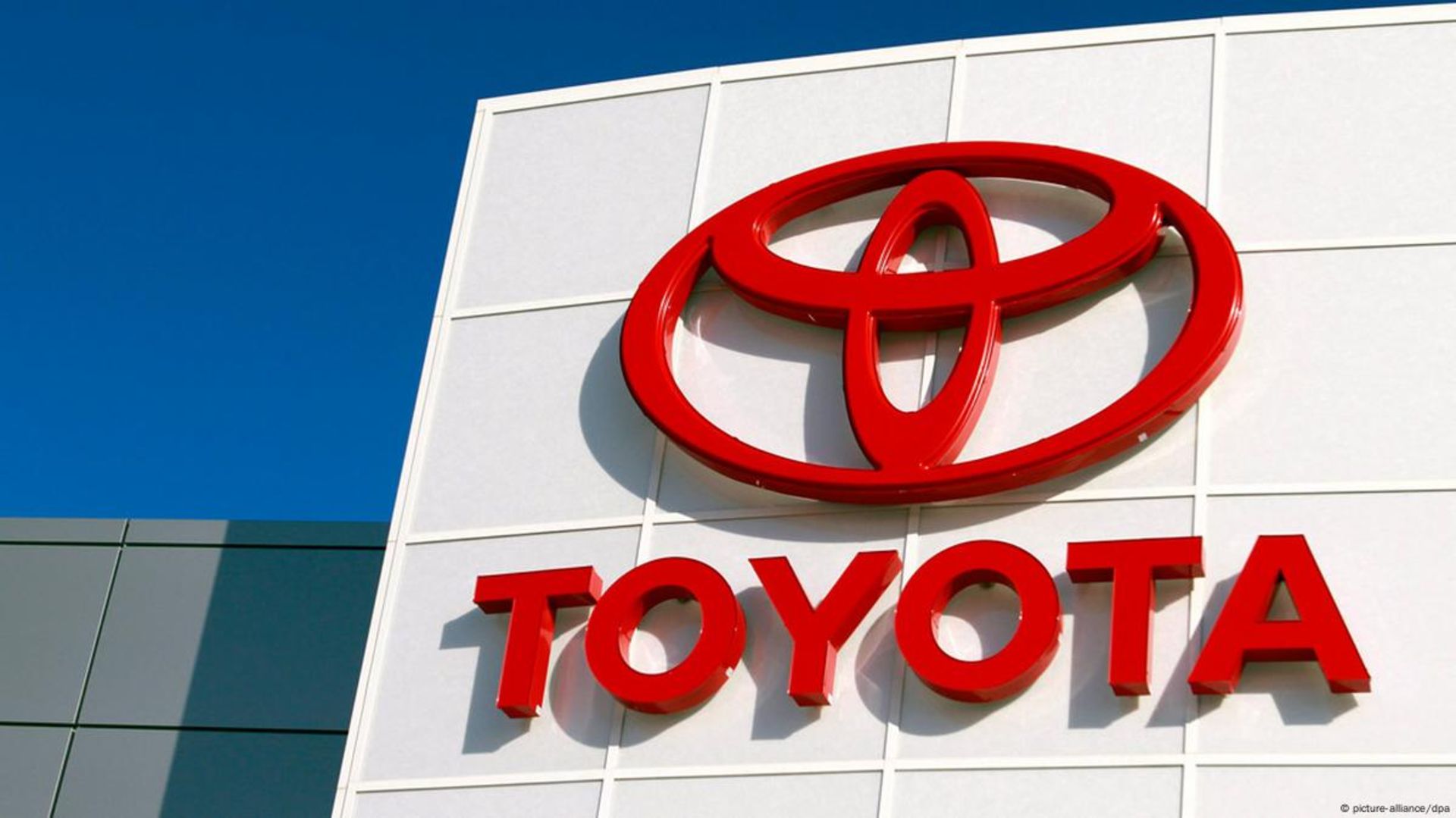 toyota logo