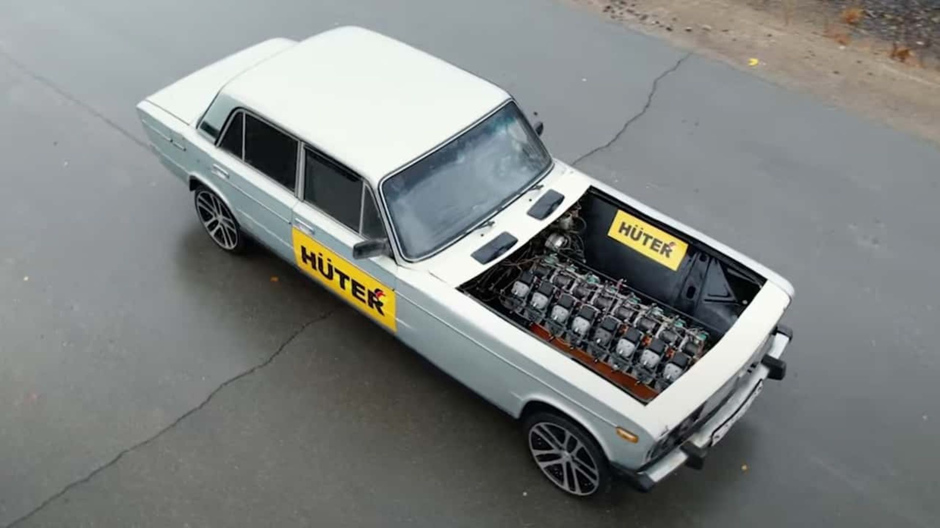 v-16-chainsaw-powered-lada