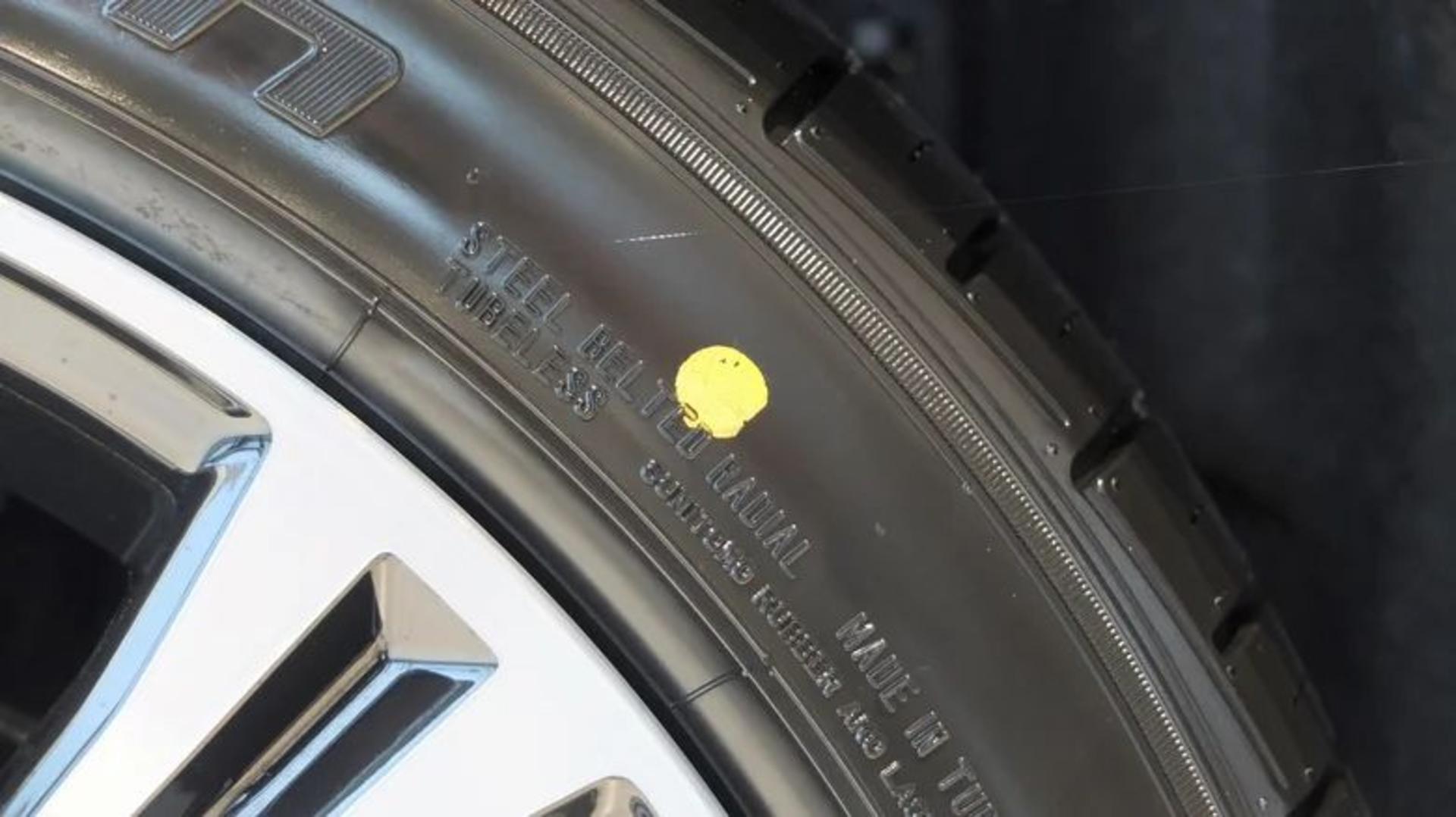 yellow dot tire