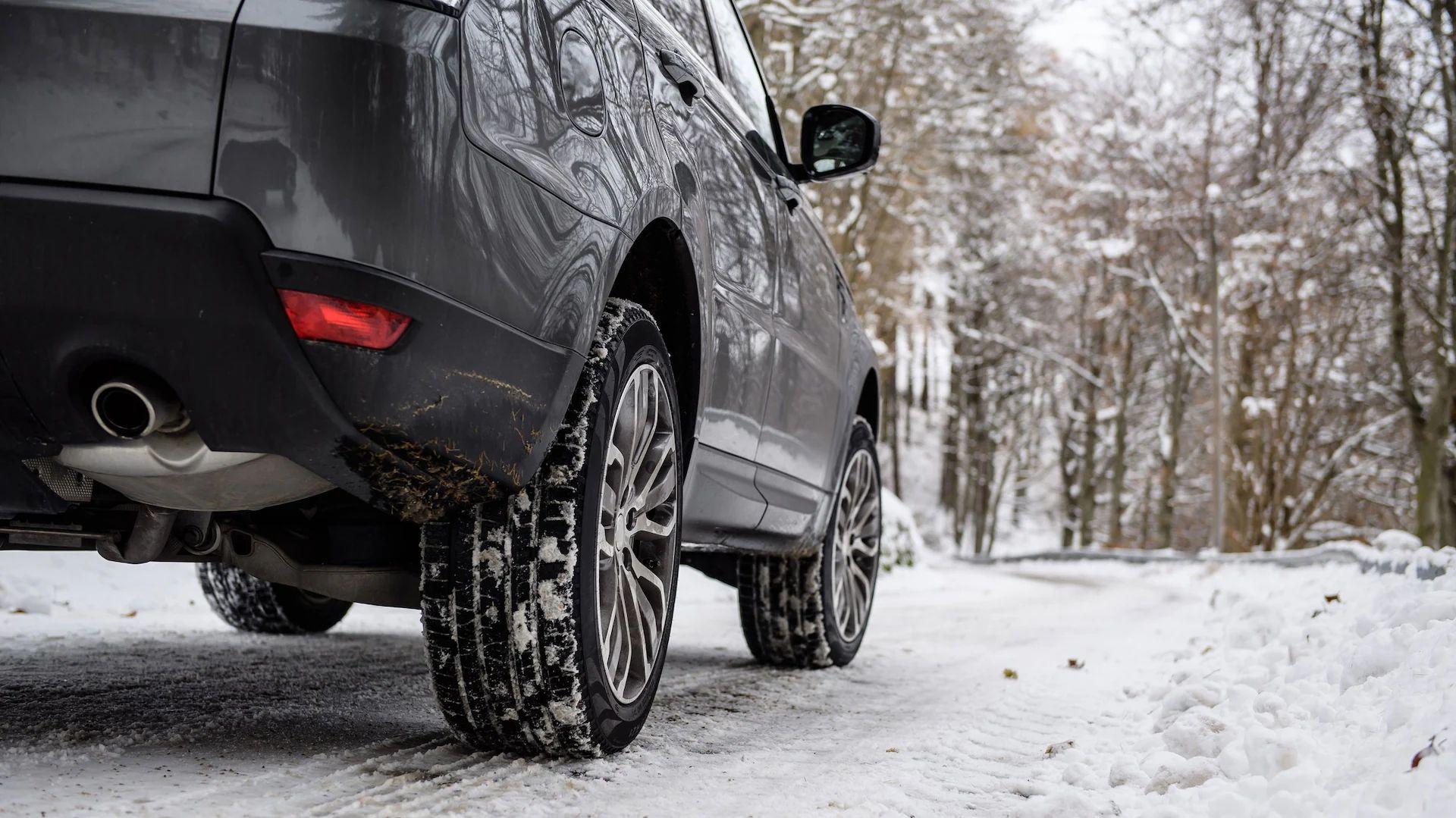 002-winter-driving-tips-tire-slipping
