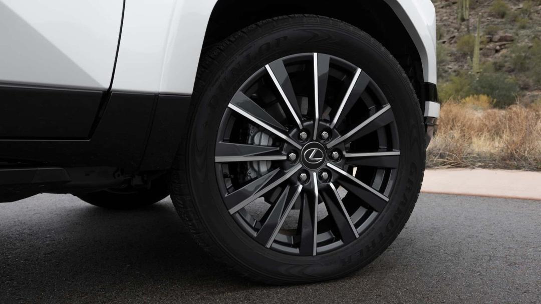 2025-lexus-gx-luxury-wheel