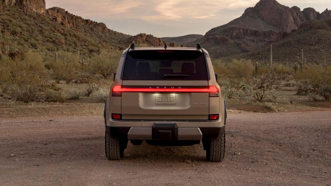 2025-lexus-gx-overtrail-rear