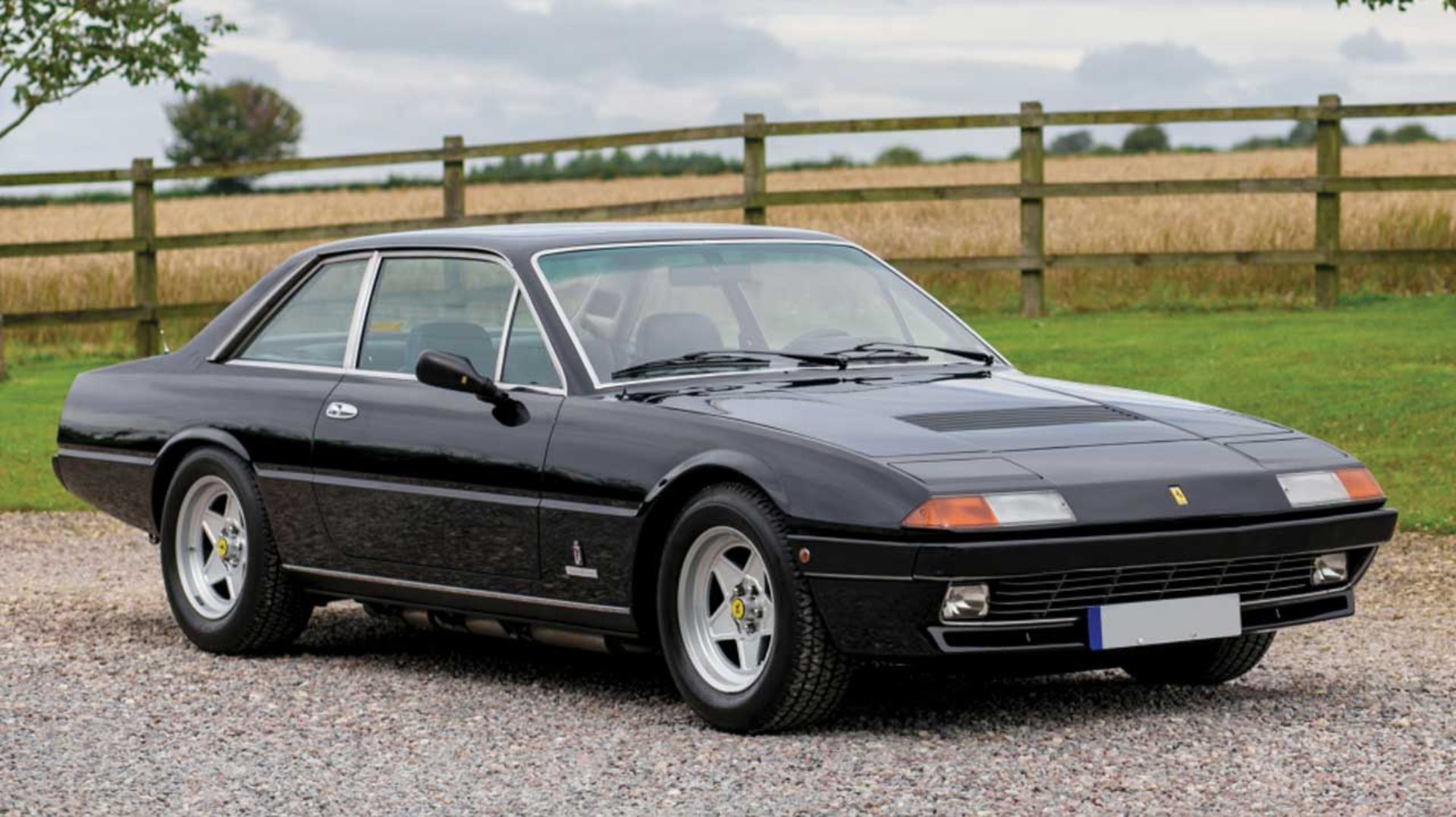 Ferrari-400-1