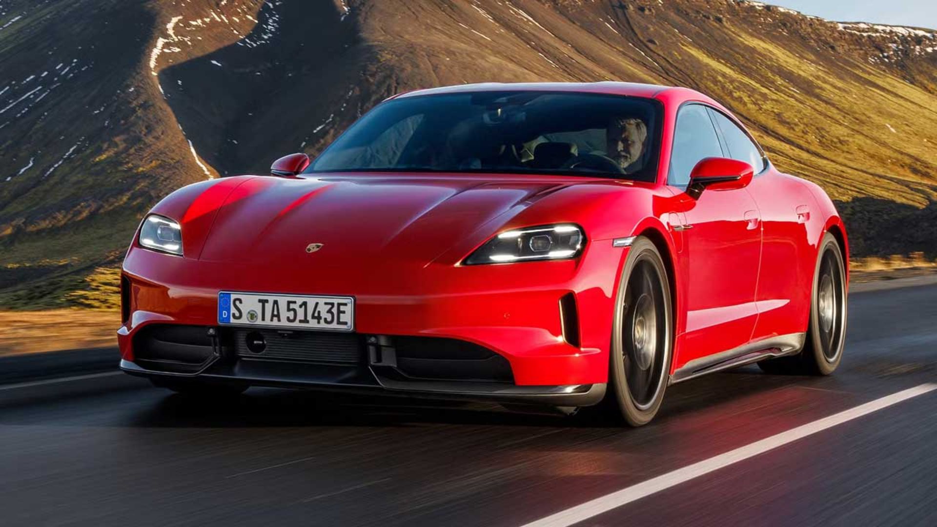 Porsche-Taycan-1