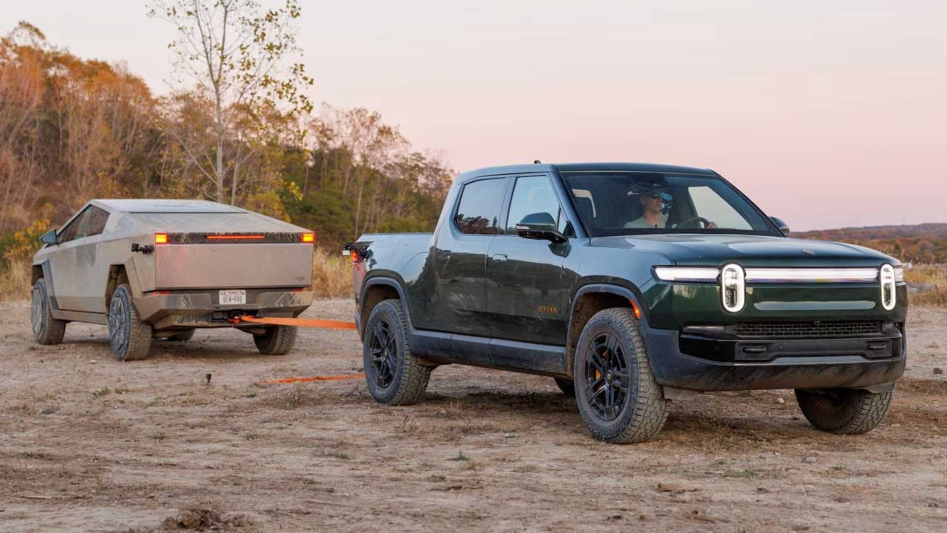 Rivian-R1T--Cybertruck-1
