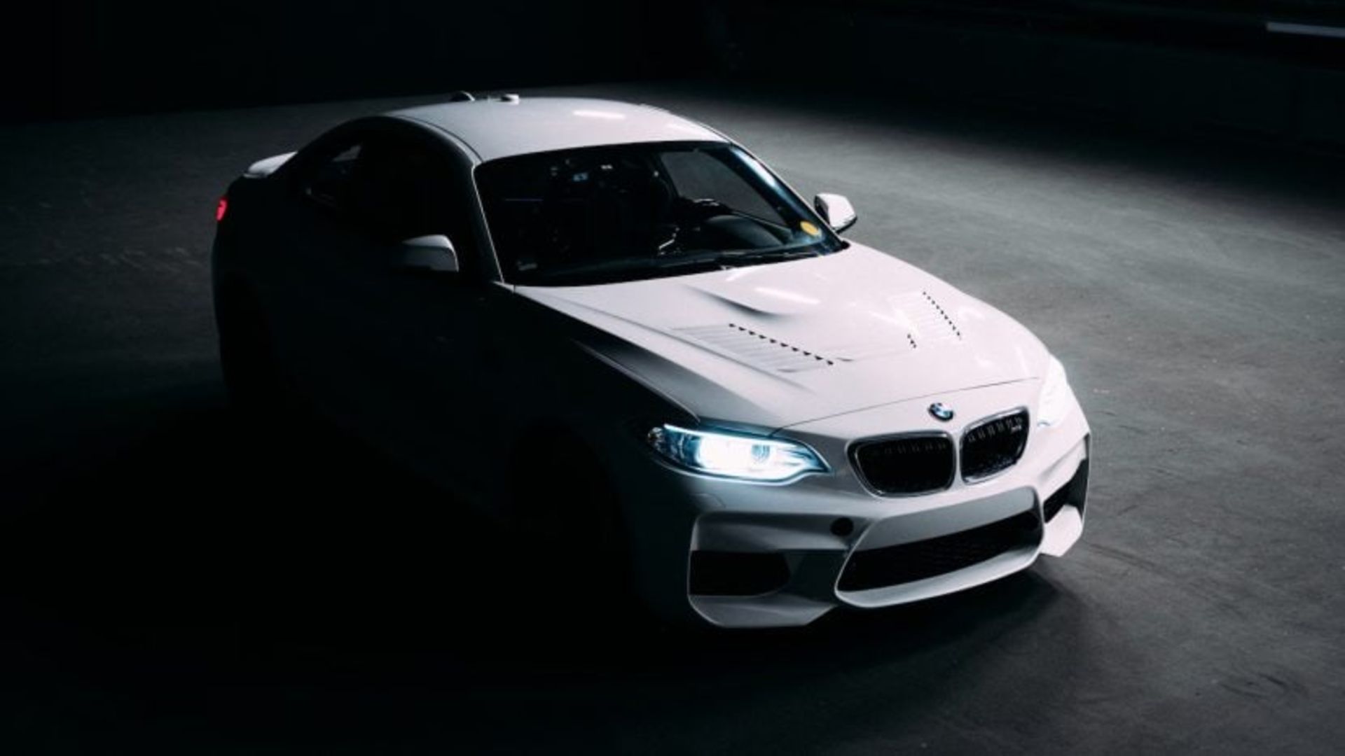 bmw-m-e-beast-hd-01-830x467